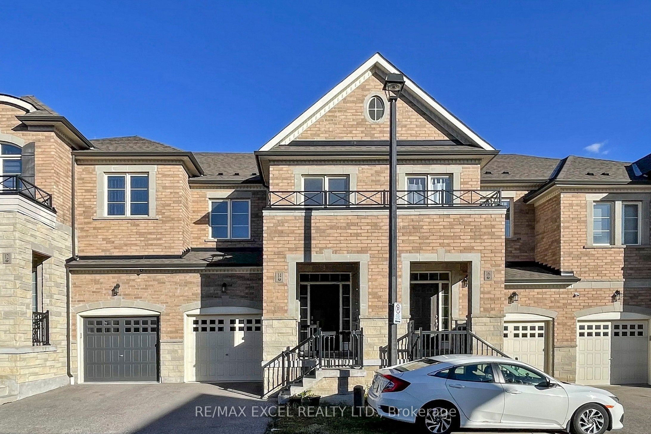 14 TWINFLOWER Lane, Richmond Hill, ON L4E 1E7 photo 2