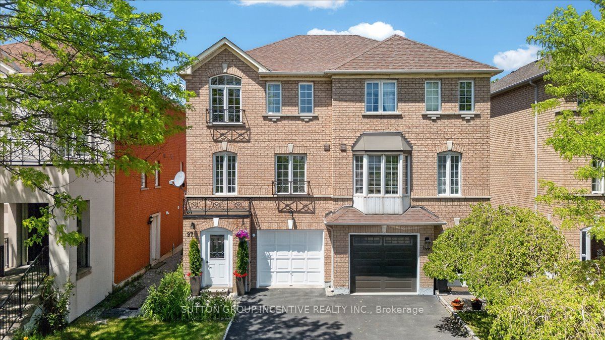 97 Yellowood Circle, Vaughan, ON L4J 8M3 photo 2