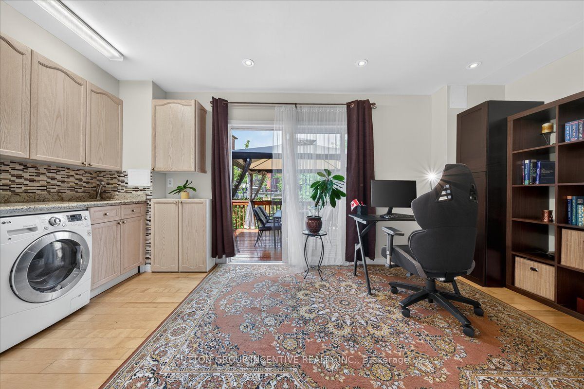 97 Yellowood Circle, Vaughan, ON L4J 8M3 photo 4