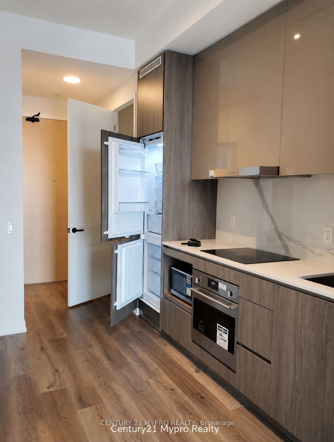 28 Interchange Way 709, Vaughan, ON L4K 0P8 photo 5