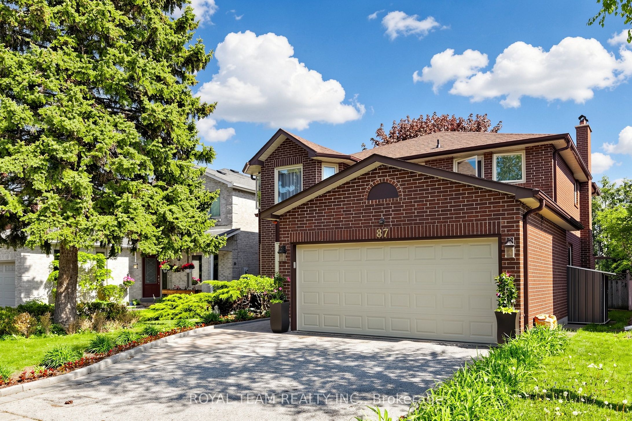 87 Mccallum Drive, Richmond Hill, ON L4C 7T6 photo 2