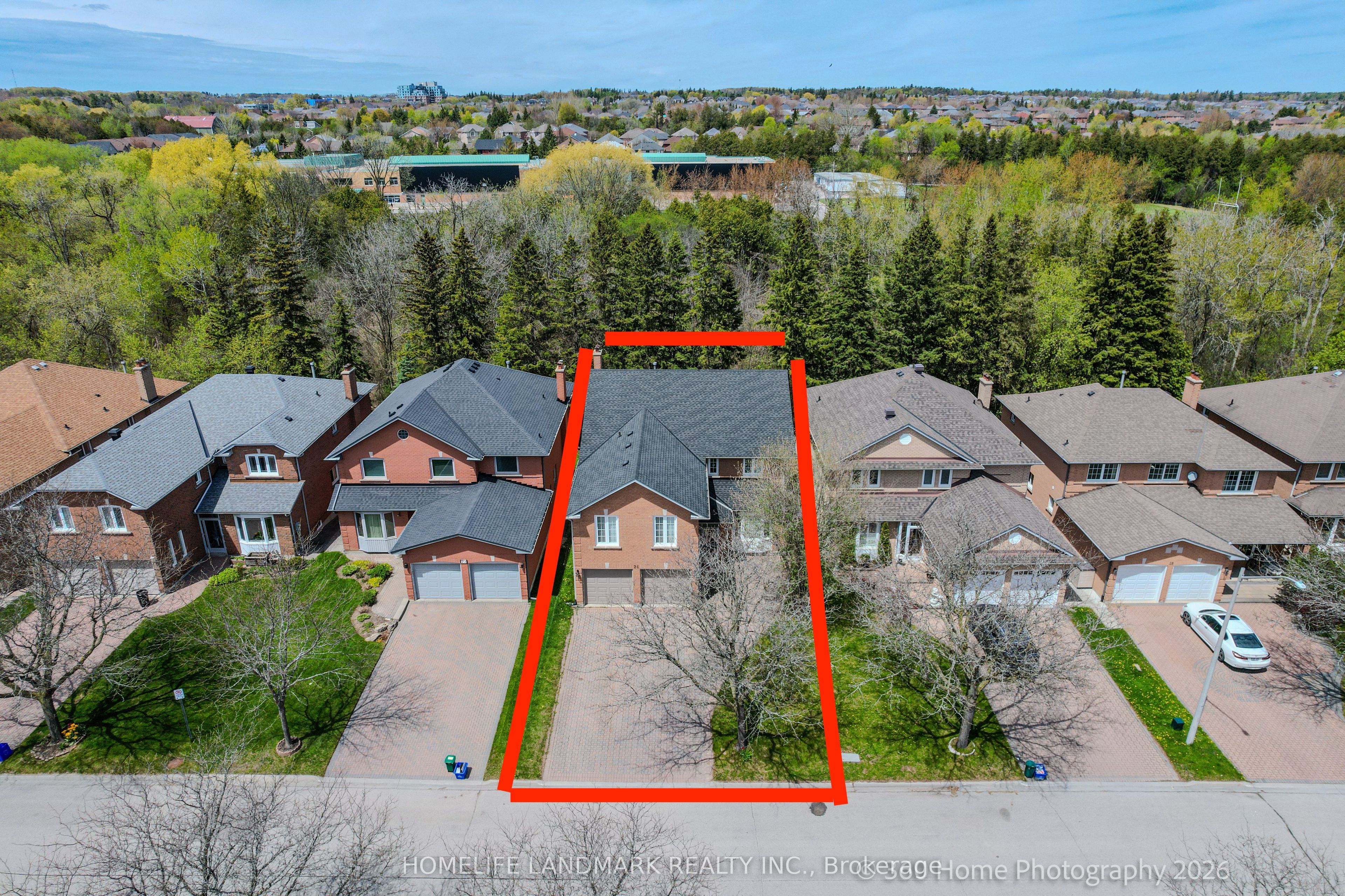24 Loyal Blue Crescent, Richmond Hill, ON L4S 1A3 photo 2