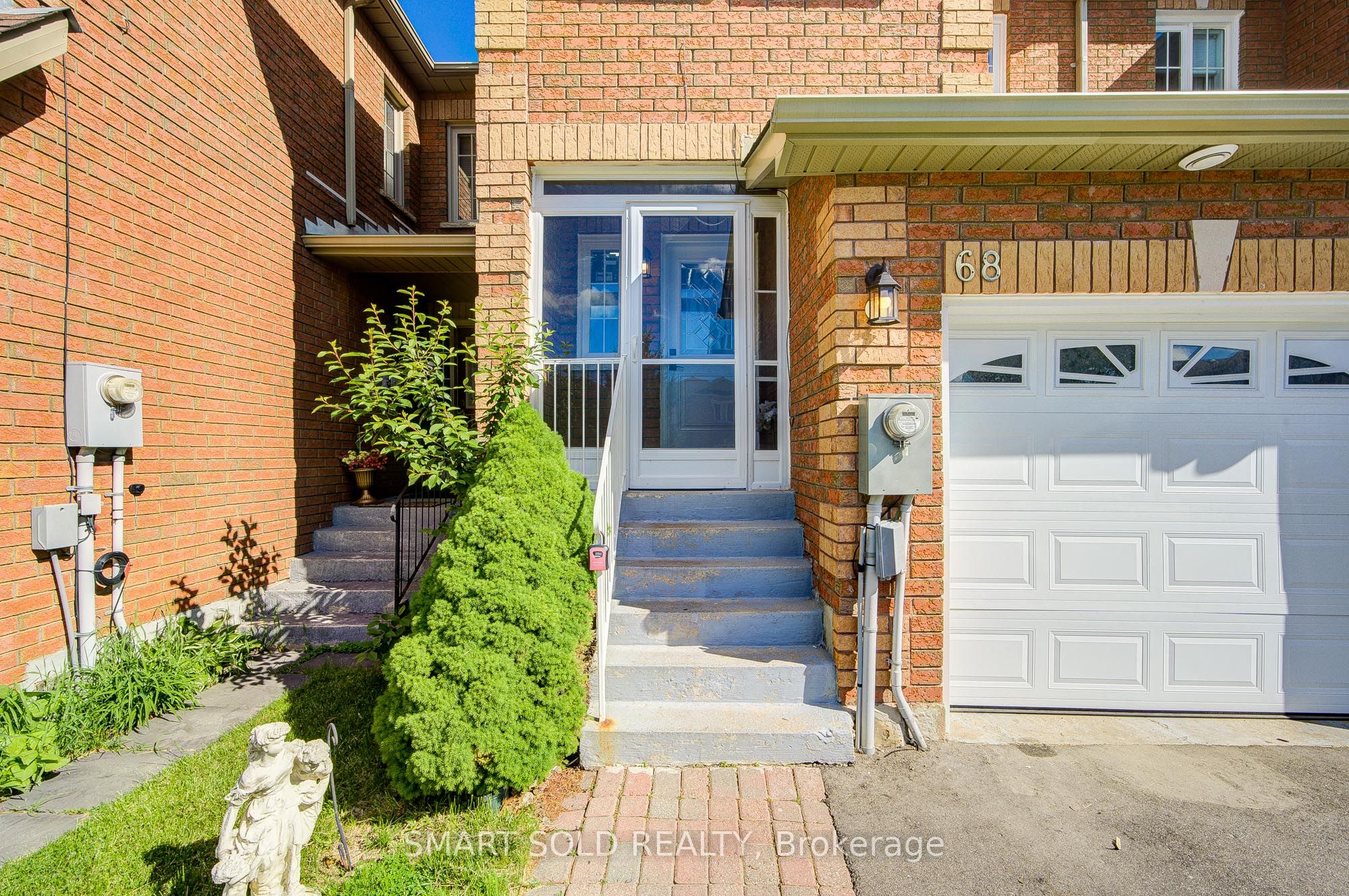 68 Denton Circle, Vaughan, ON L6A 2N4 photo 3