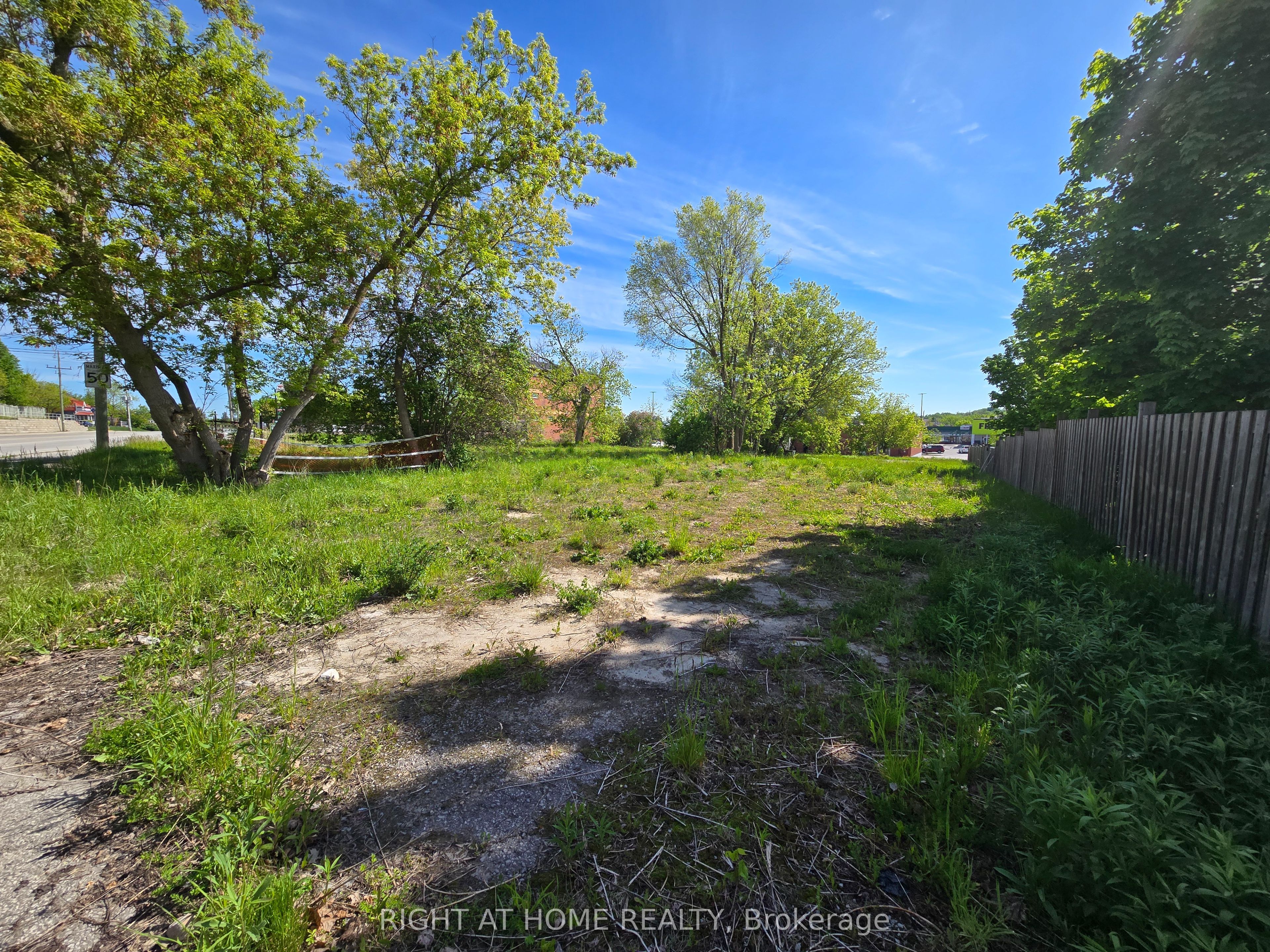 455 The Queensway South, Georgina, ON L4P 2C9