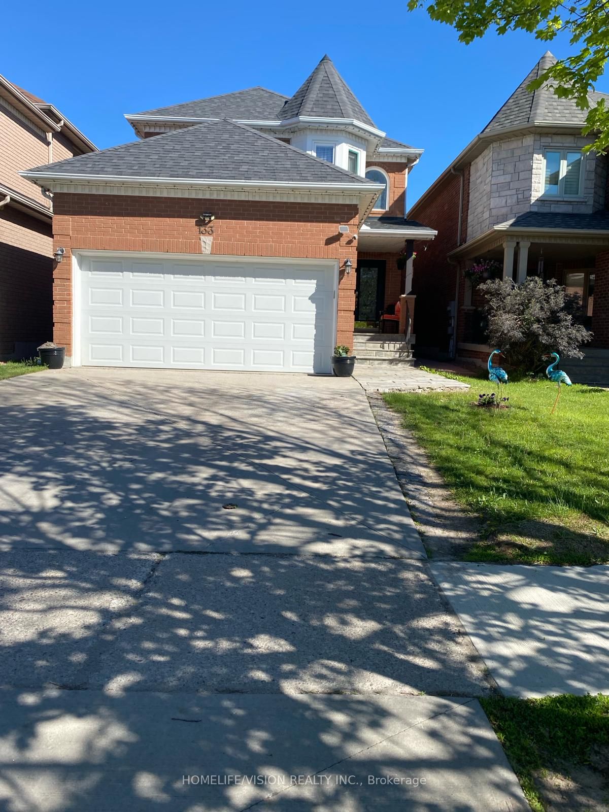 133 Austinpaul Drive Lower, Newmarket, ON L3X 2K6