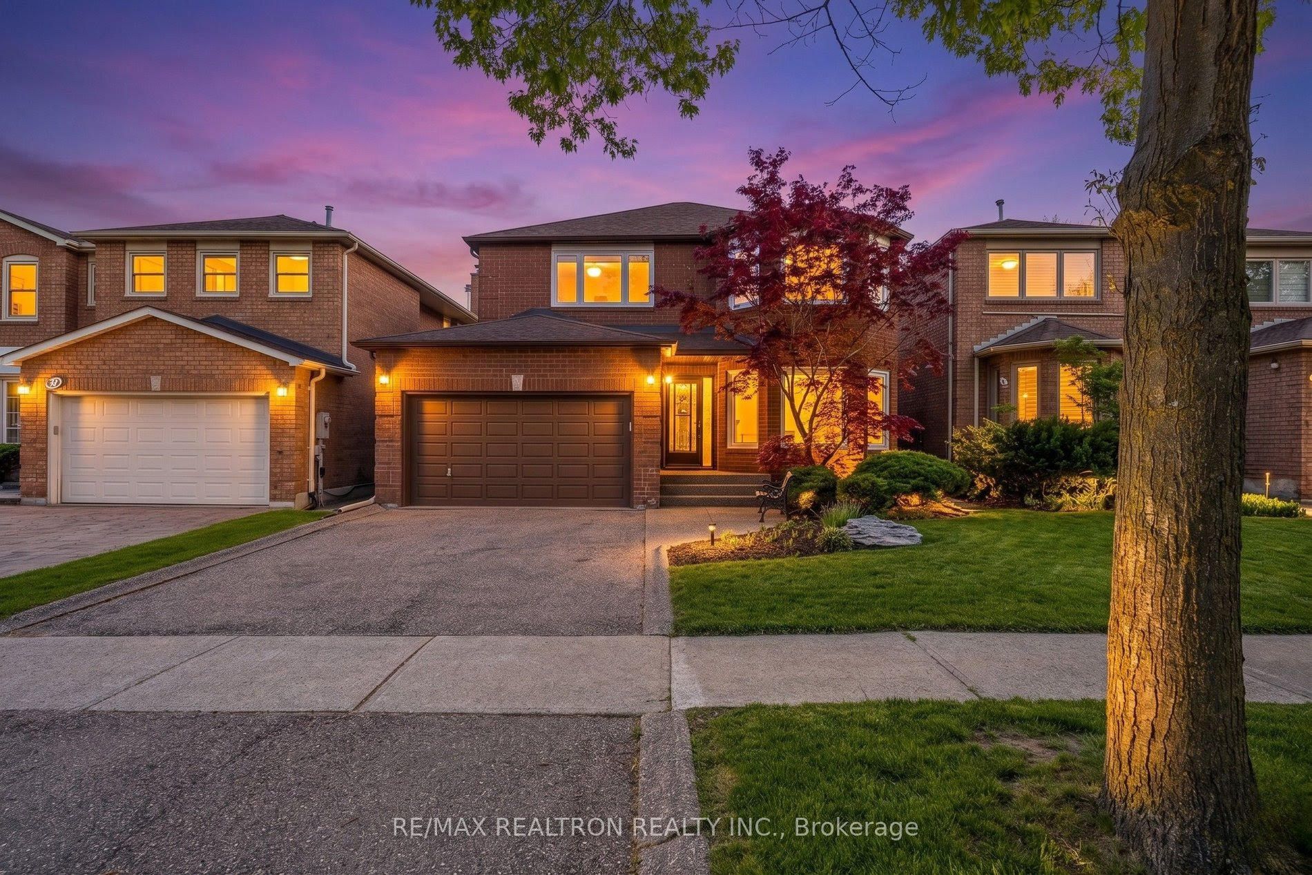 37 Dundurn Crescent, Vaughan, ON L4J 6Z2