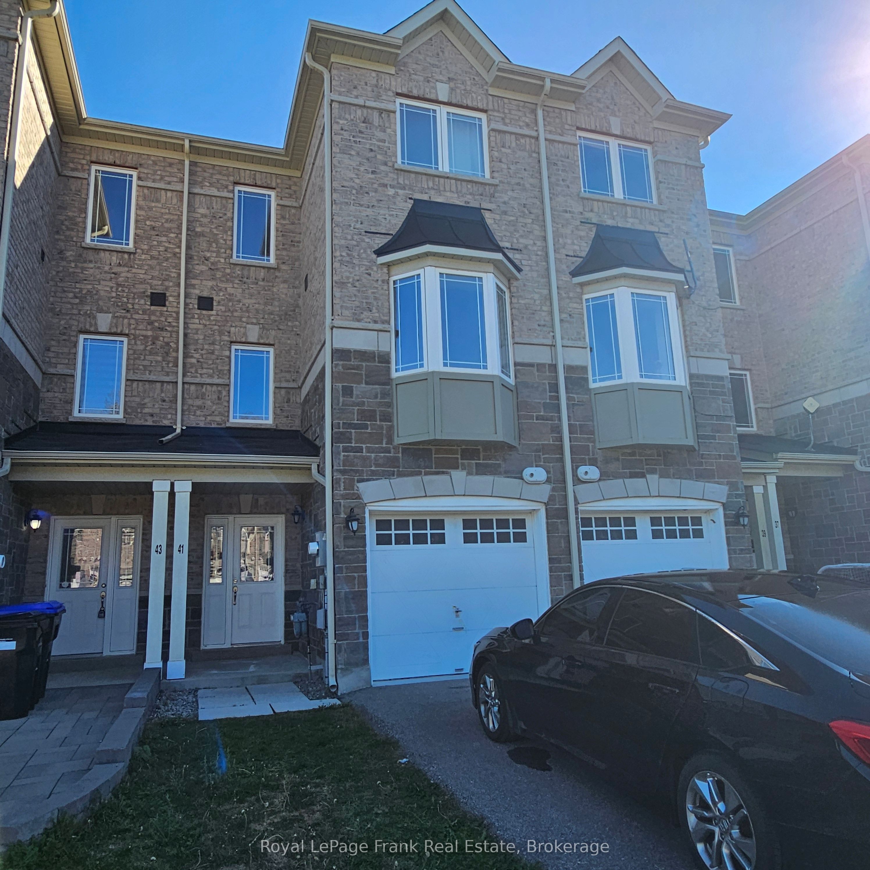 41 Milson Crescent, Essa, ON L0M 1B4