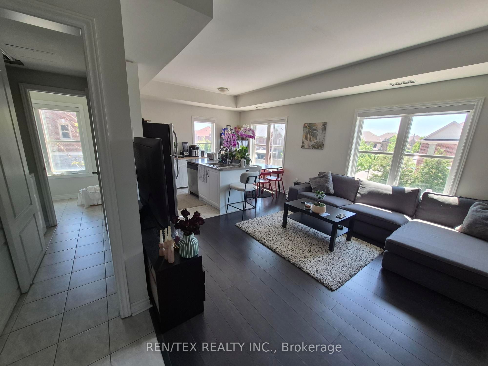 3905 Major Mackenzie Drive 217, Vaughan, ON L4H 4J9 photo 3