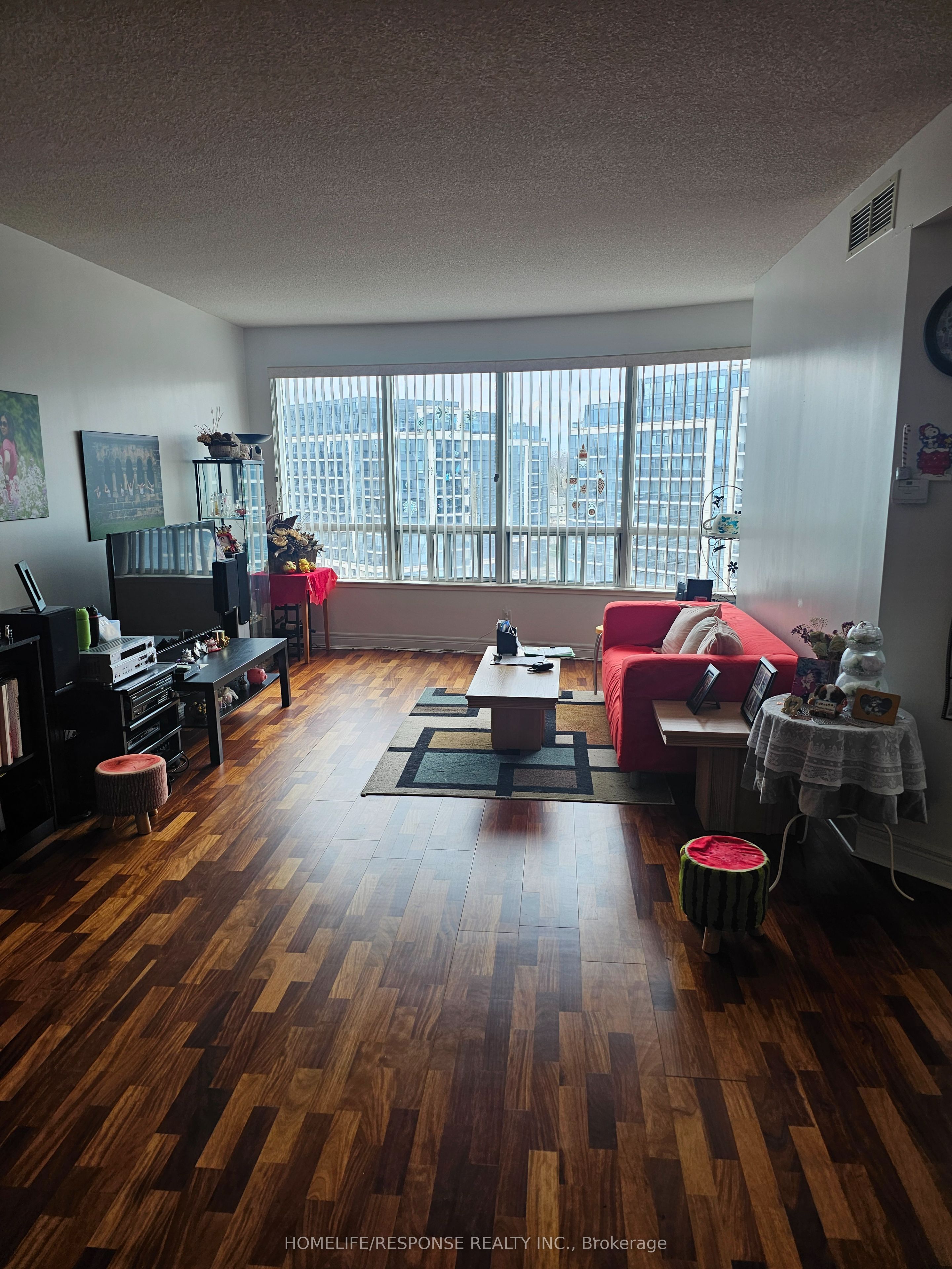 48 Suncrest Boulevard 1011, Markham, ON L3T 7Y5 photo 2