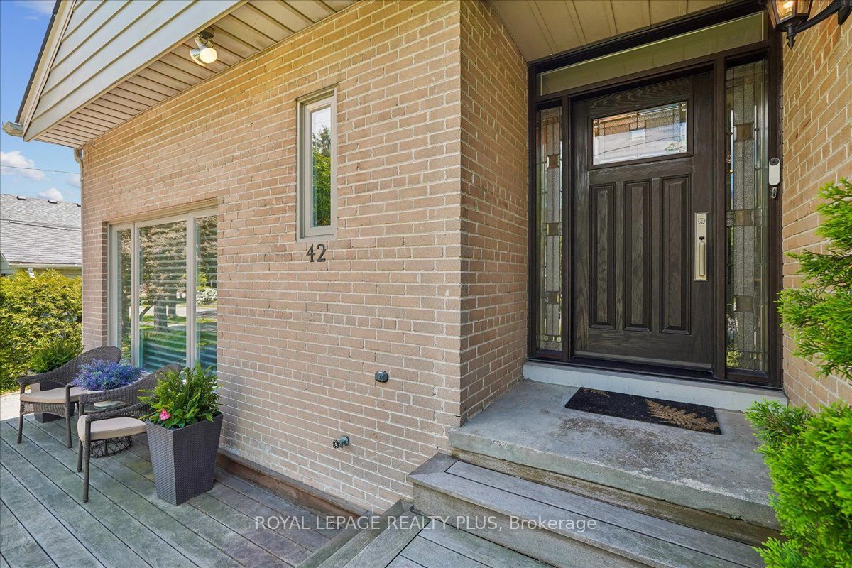 42 Roseview Avenue, Richmond Hill, ON L4C 1C7 photo 5