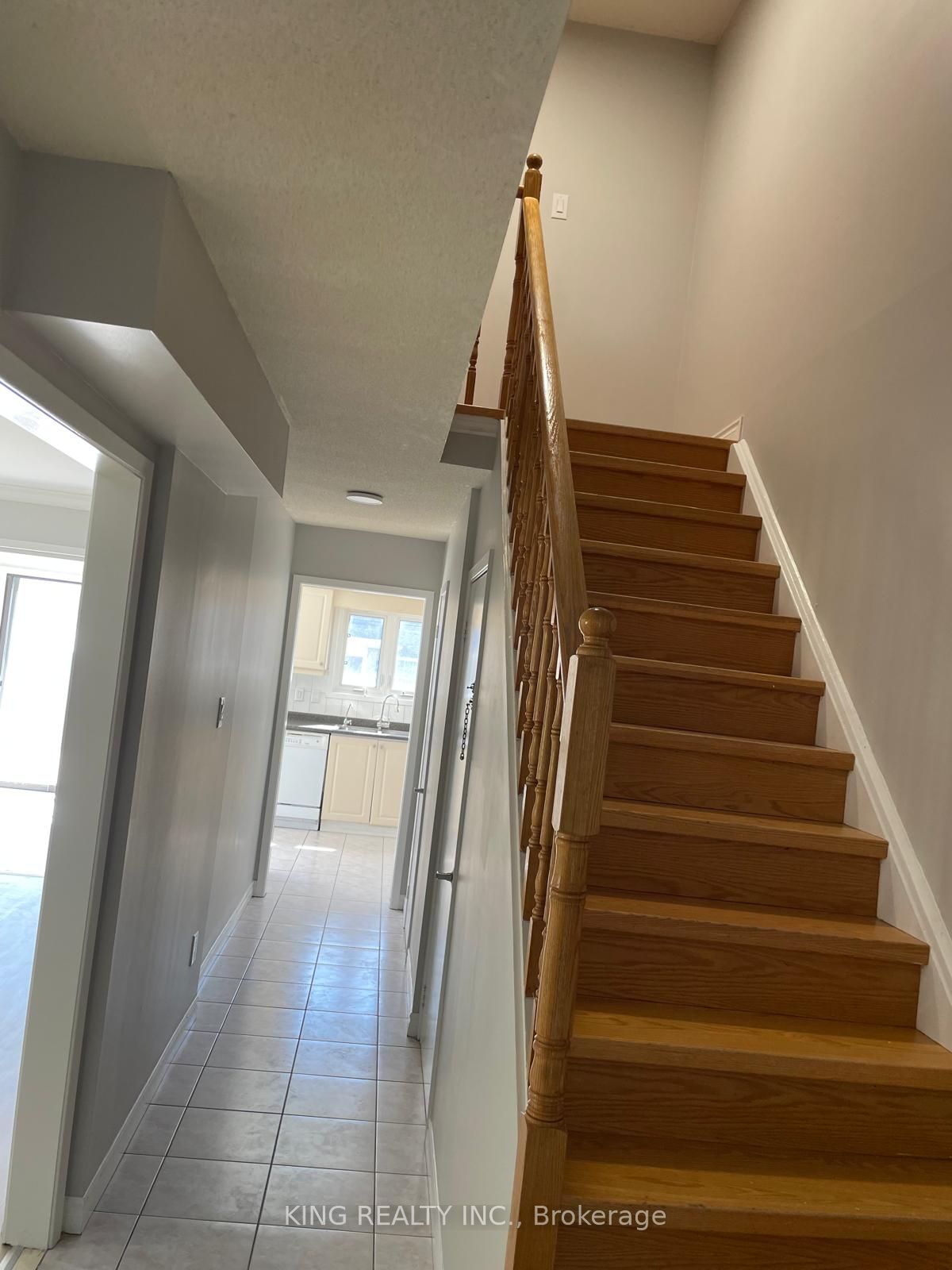 33 Rowe Court, Markham, ON L3S 2J6 photo 2