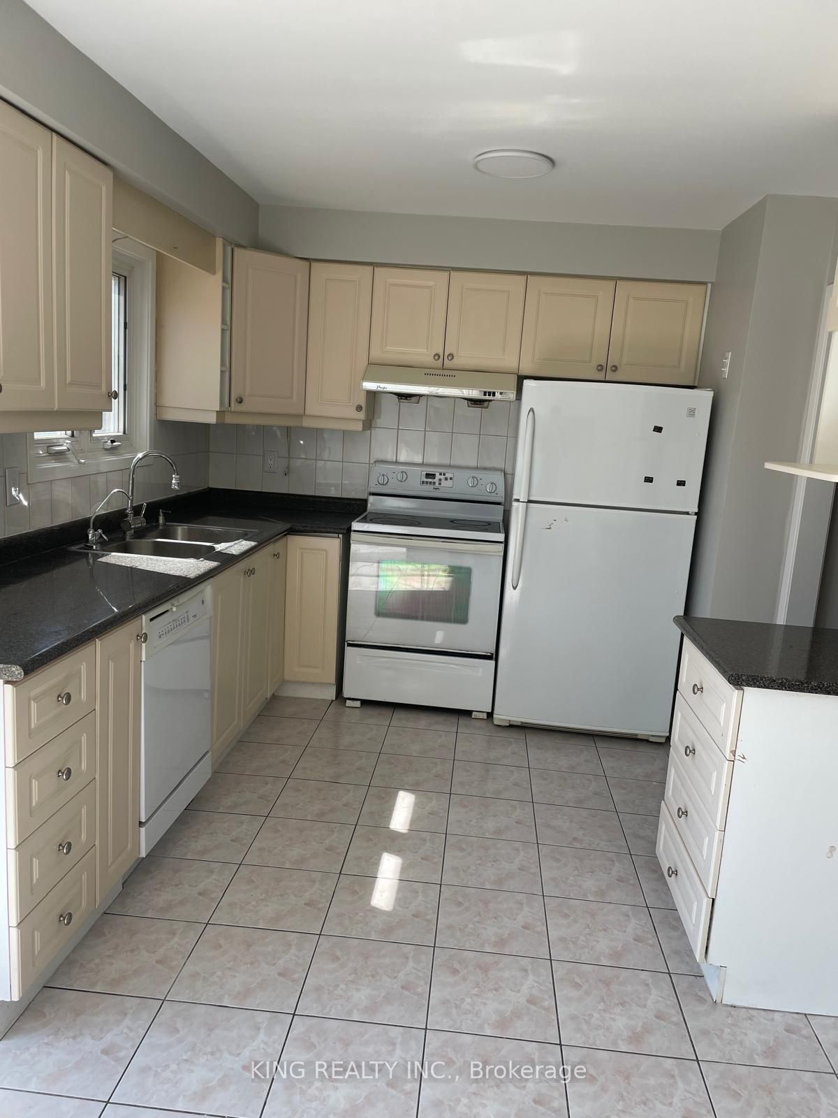 33 Rowe Court, Markham, ON L3S 2J6 photo 3