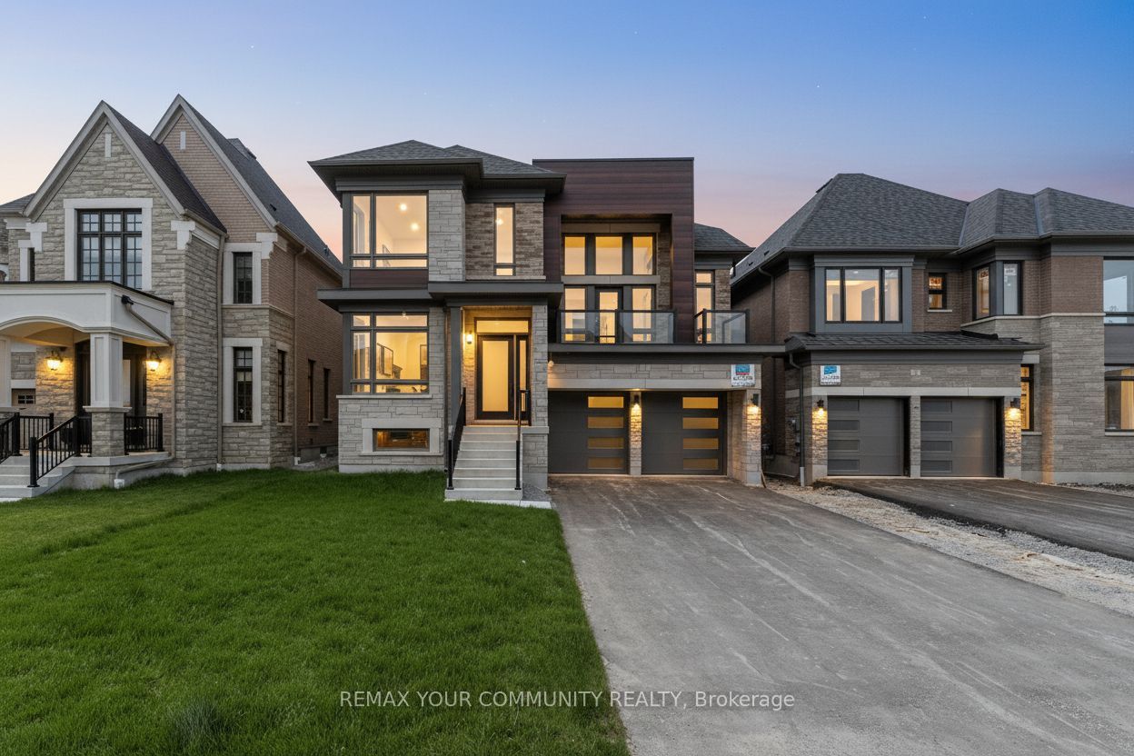 5 Garriock Hall Avenue, King, ON L7B 1K5