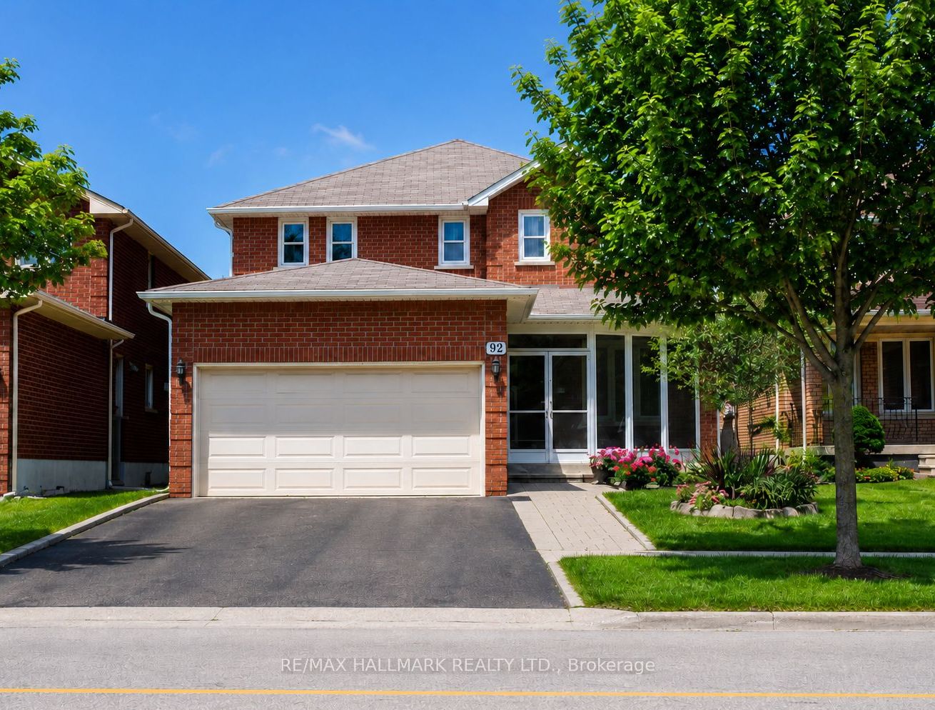 92 Weldrick Road E, Richmond Hill, ON L4C 8T7 photo 2