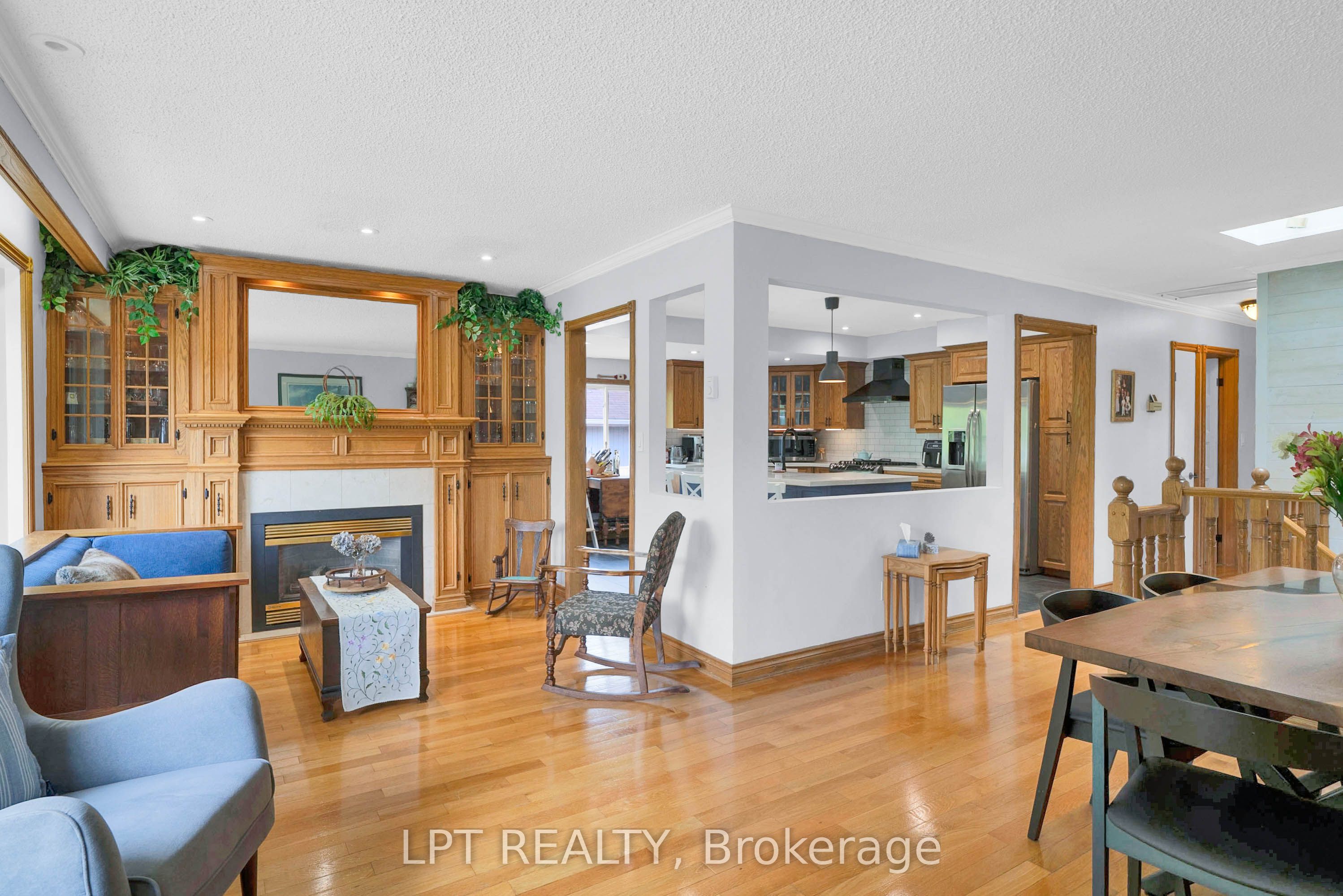 233 Sand Road, East Gwillimbury, ON L9N 1K1 photo 3