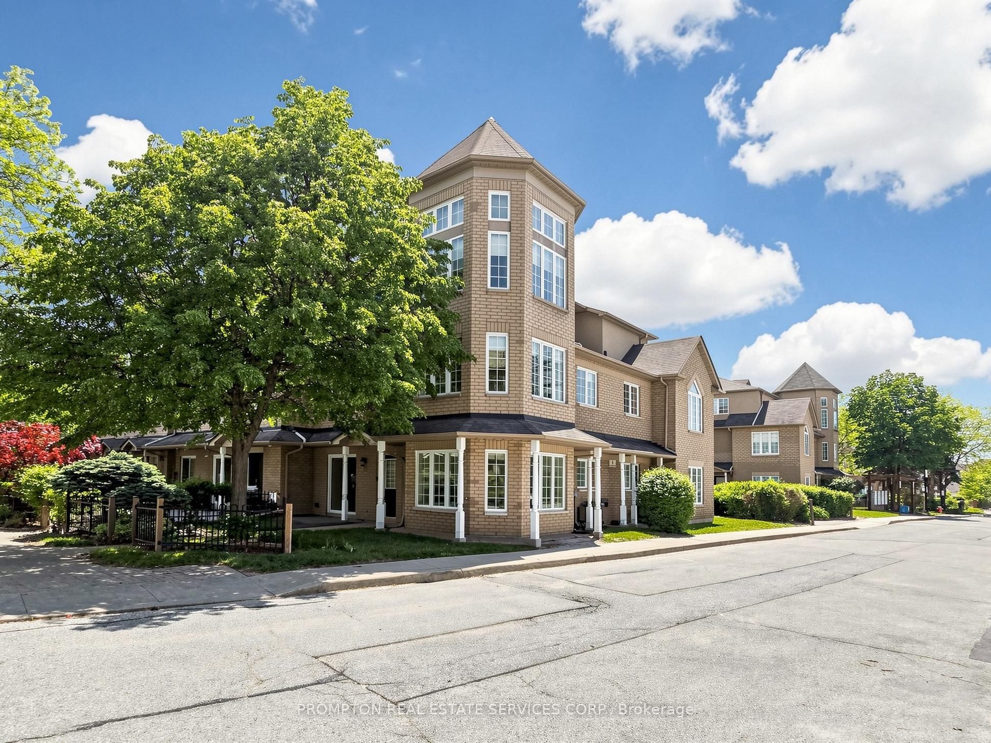 5 St.Moritz Way 21, Markham, ON L3R 4G4