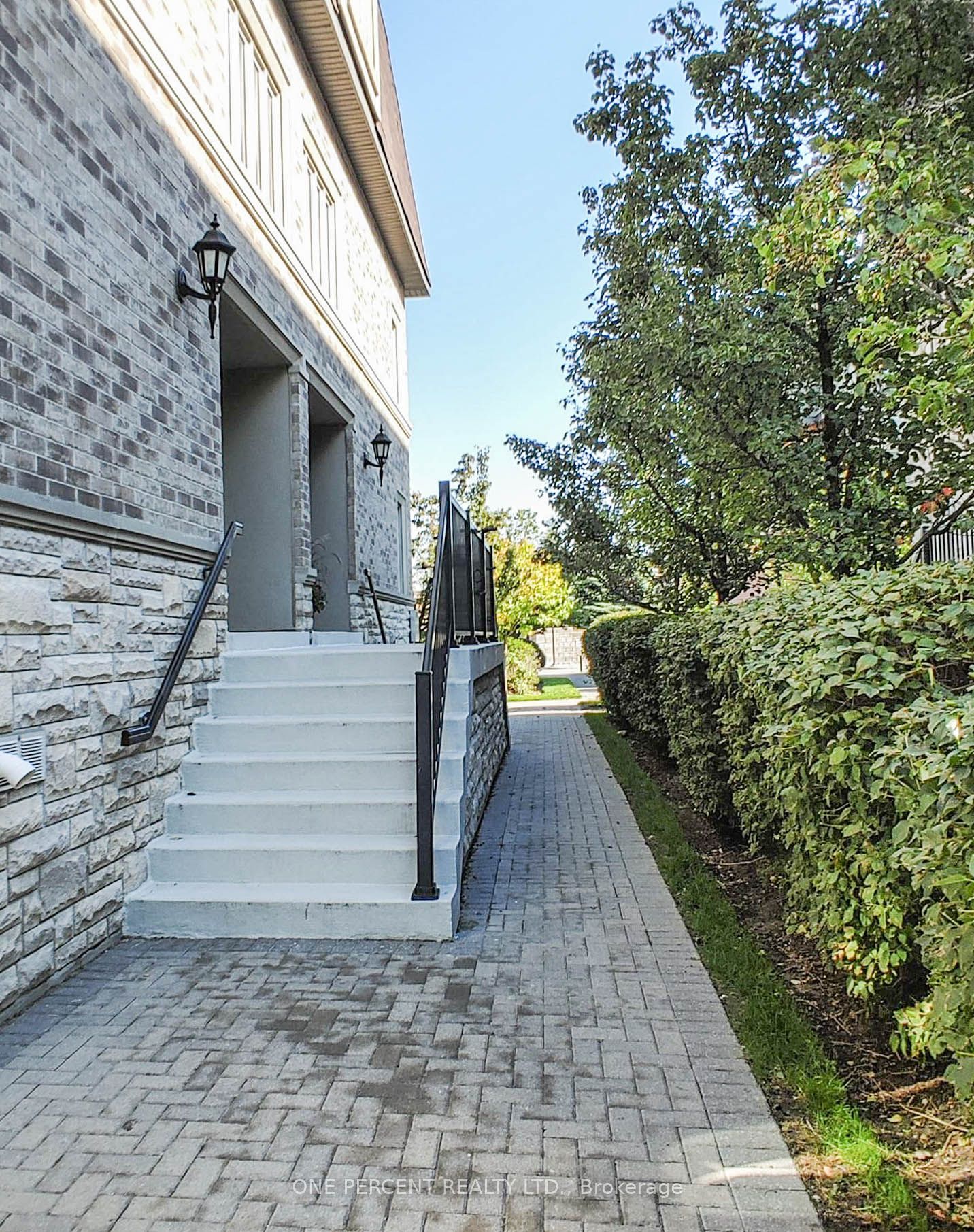320 John Street 201, Markham, ON L3T 0B1 photo 3