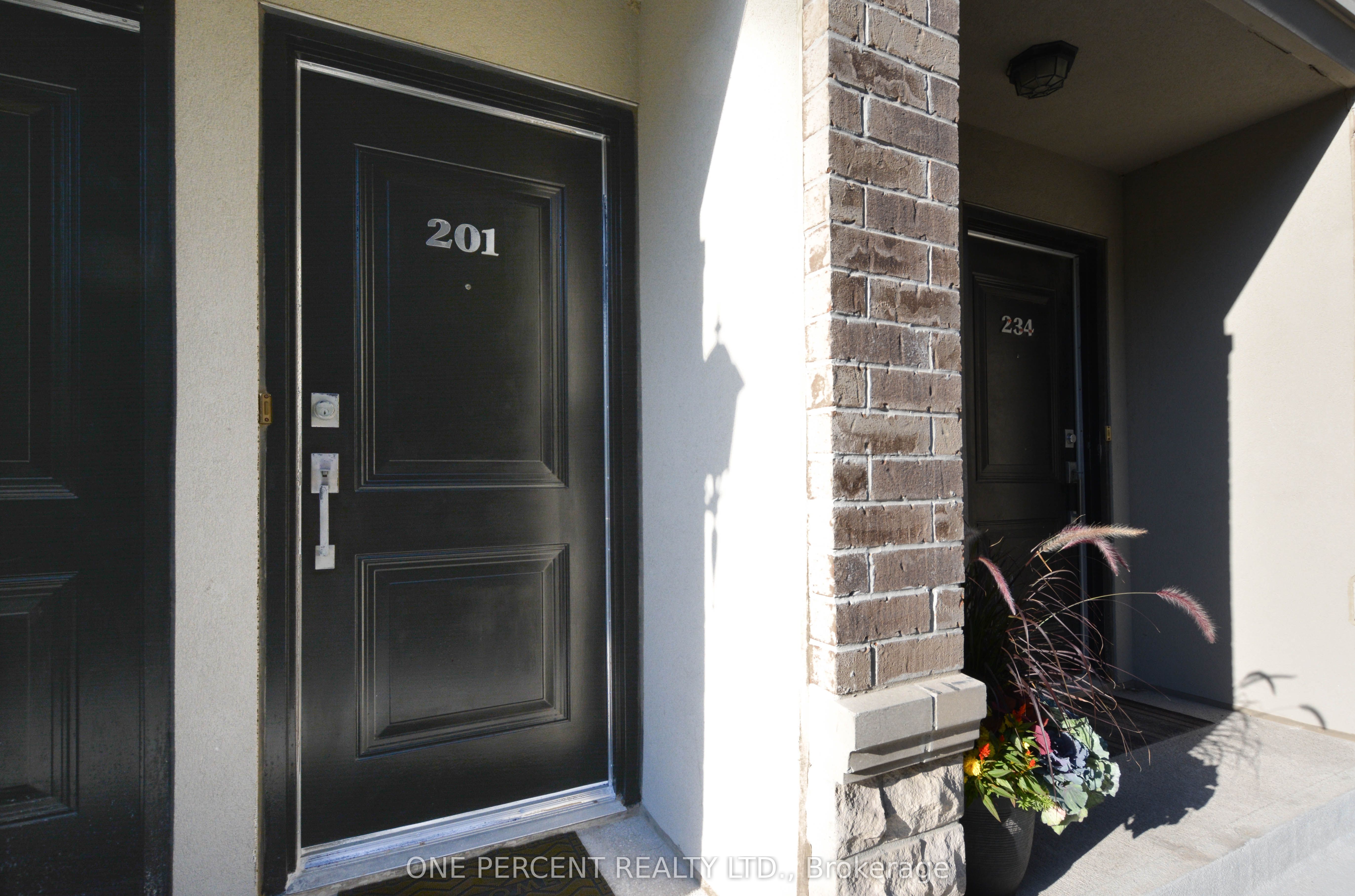 320 John Street 201, Markham, ON L3T 0B1 photo 4