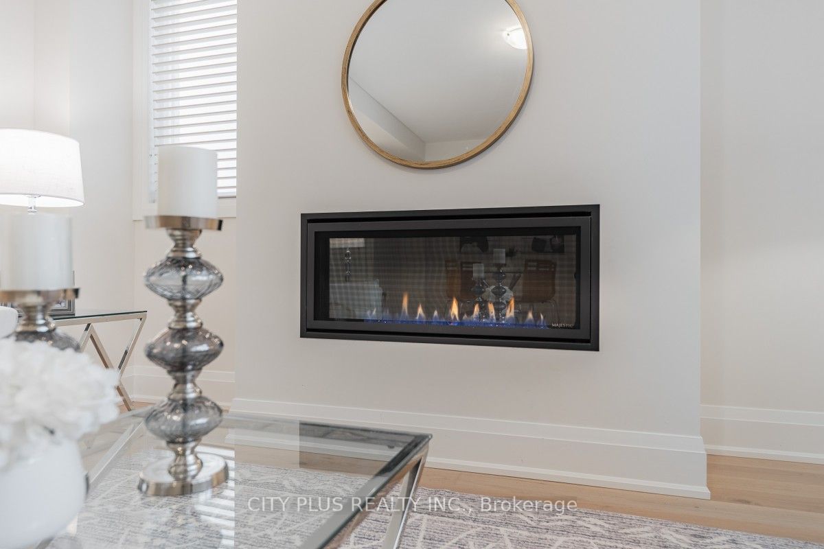 9398 Bayview Avenue, Richmond Hill, ON L4C 4Z2 photo 4