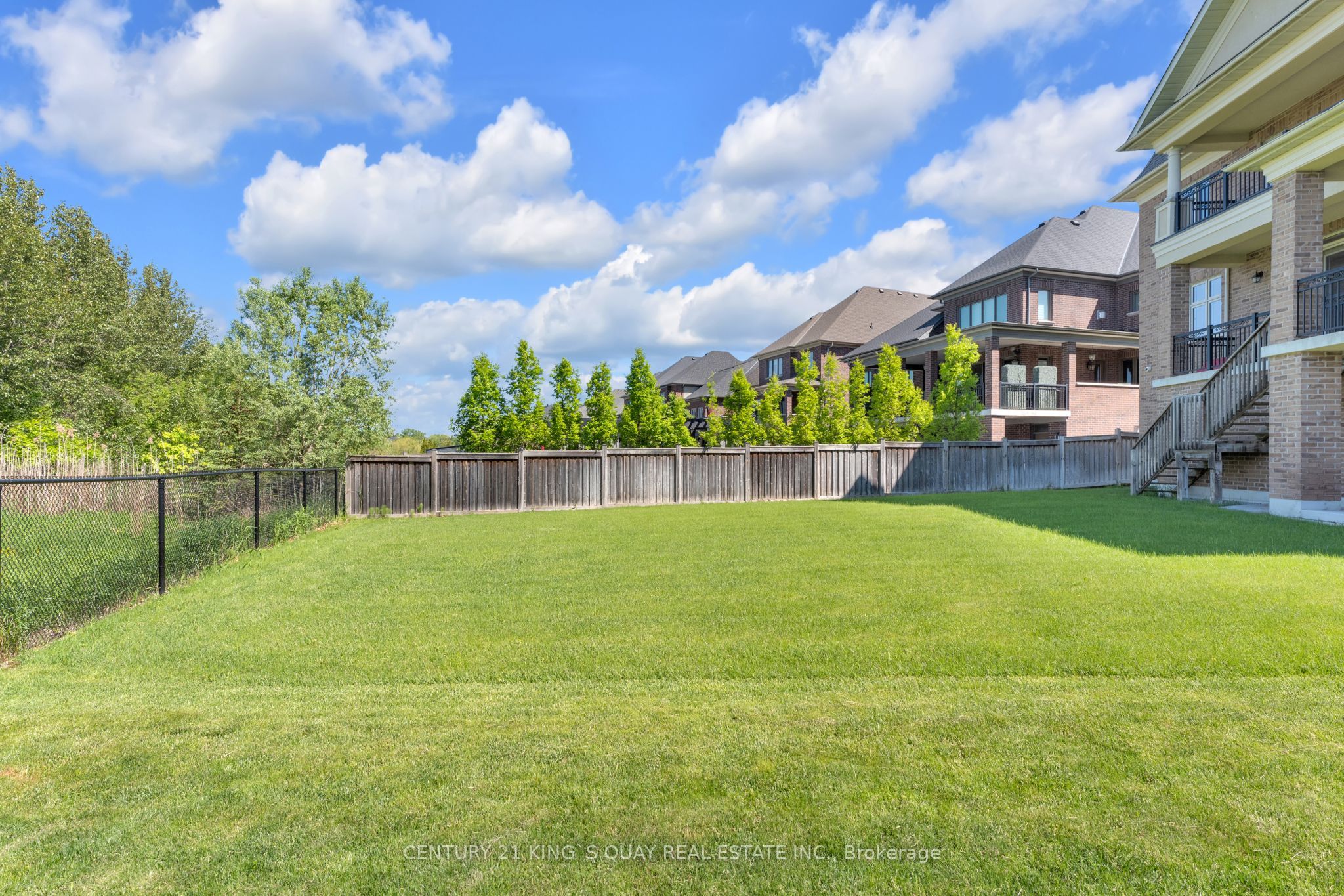 32 Hogan Court, King, ON L7B 0M1 photo 3