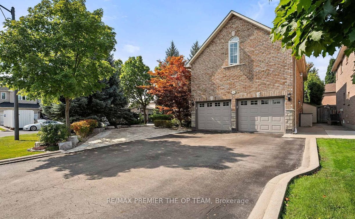 58 Calera Crescent Loft, Vaughan, ON L4H 1V9 photo 2