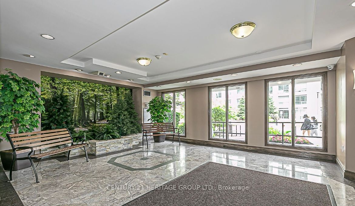 270 Davis Drive 1112, Newmarket, ON L3Y 8K2 photo 2