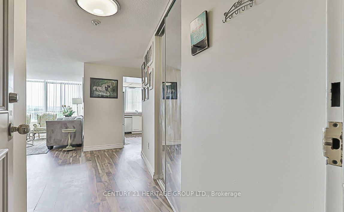 270 Davis Drive 1112, Newmarket, ON L3Y 8K2 photo 5