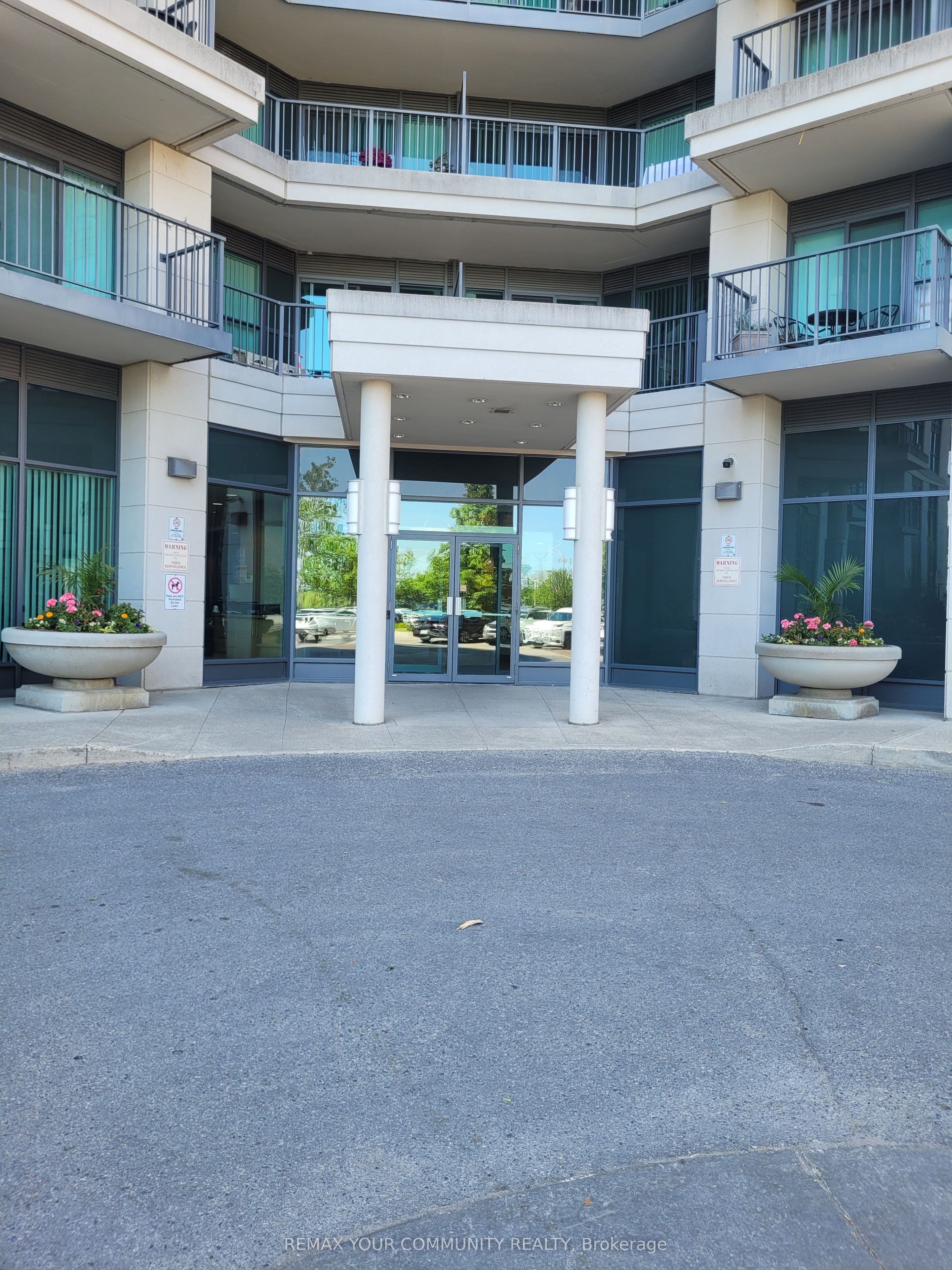 185 Oneida Crescent 616, Richmond Hill, ON L4N 0B1 photo 2