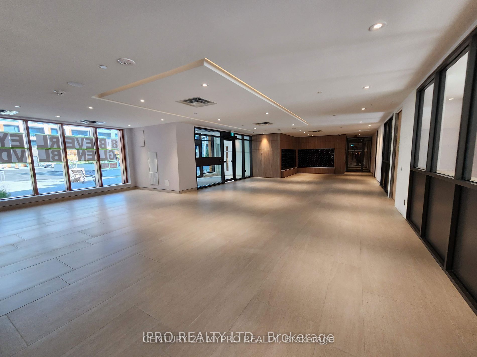 8 Beverley Glen Boulevard 1206, Vaughan, ON L4J 0L5 photo 5
