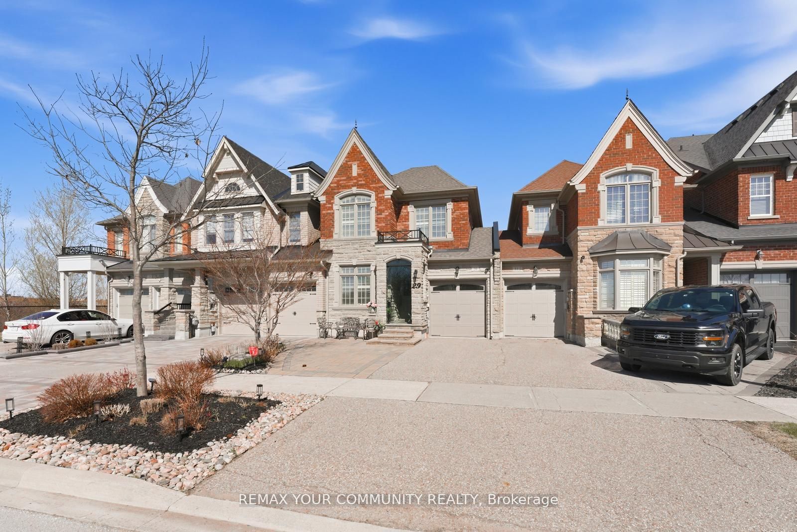 29 Spring Hill Drive, King, ON L7B 0B4 photo 2