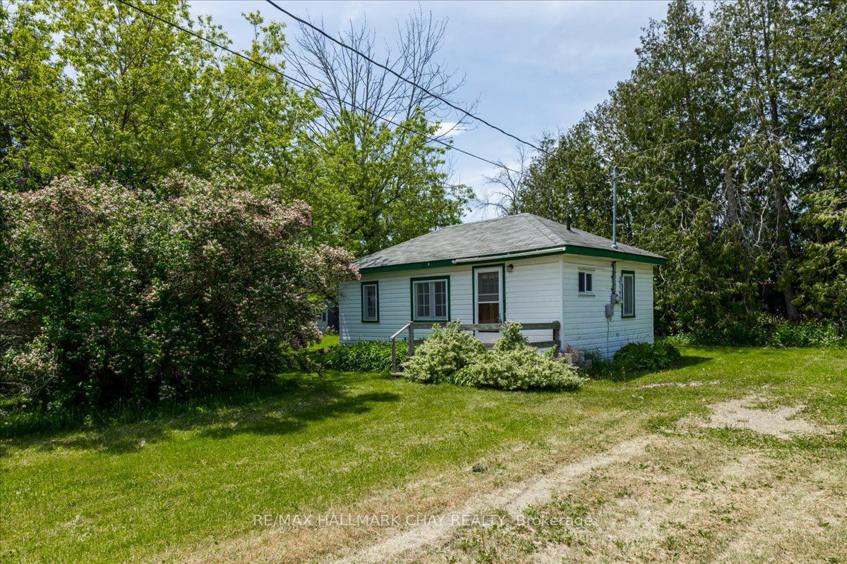 1056 Ewart Street, Innisfil, ON L0L 1C0 photo 2