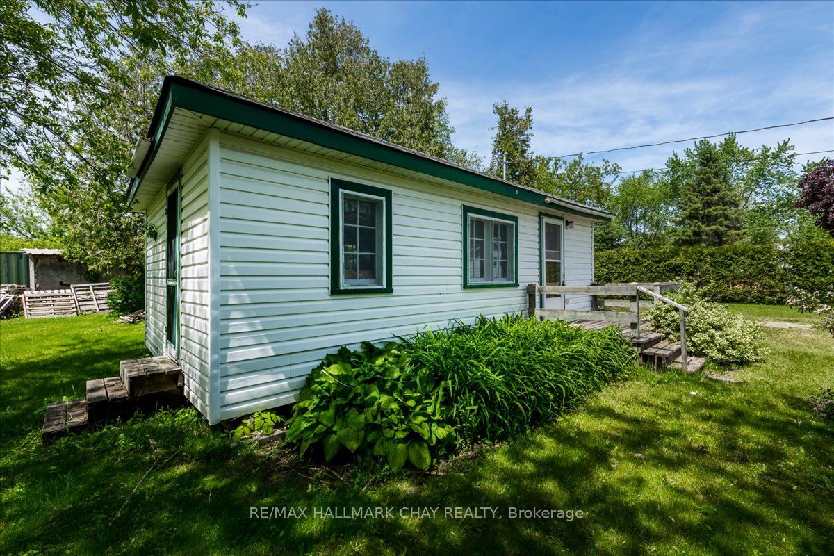 1056 Ewart Street, Innisfil, ON L0L 1C0 photo 3