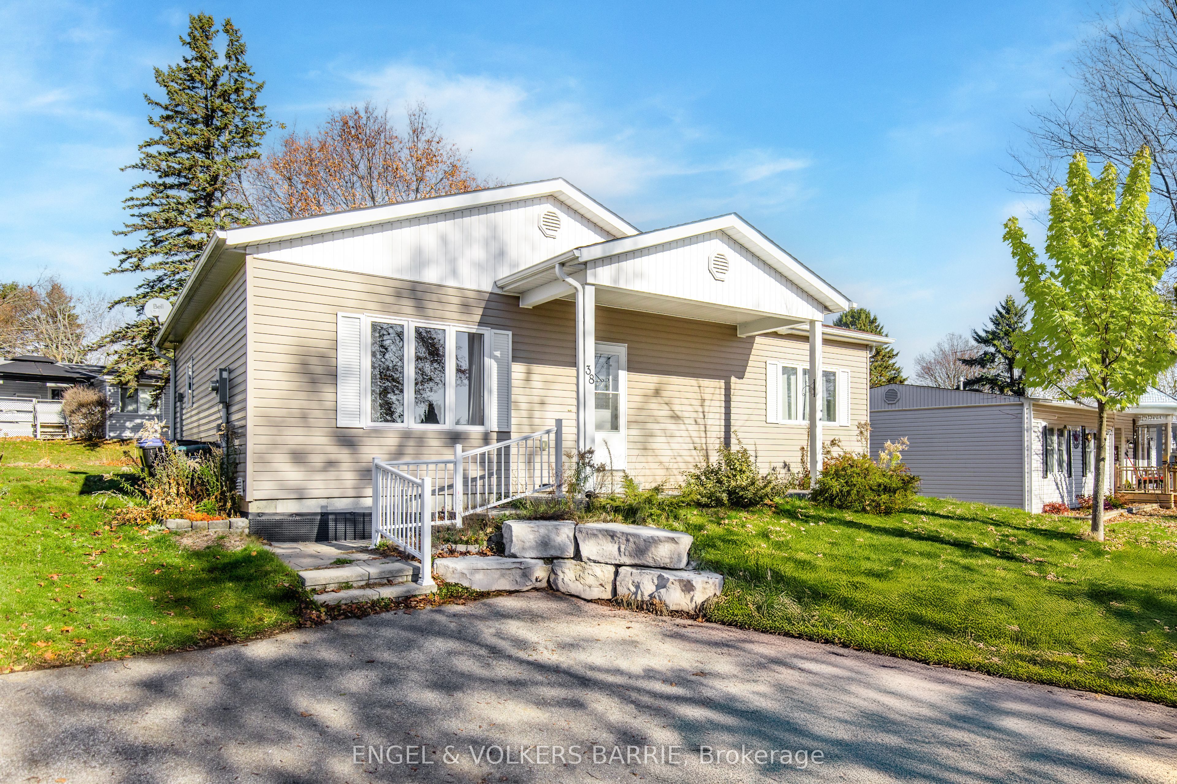 38 Linden Lane, Innisfil, ON L9S 1P2 photo 2