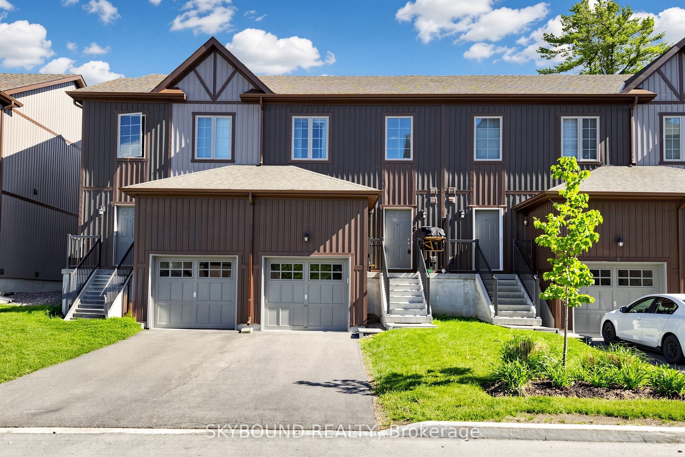 110 Grew Boulevard TH07, Georgina, ON L0E 1L0