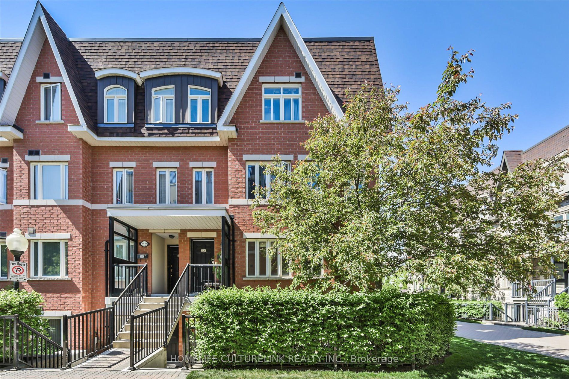 316 John Street 120, Markham, ON L3T 0A7 photo 3