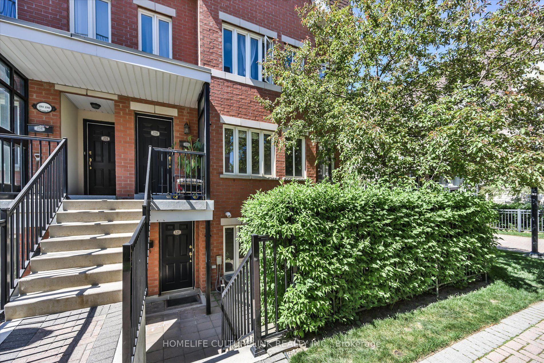 316 John Street 120, Markham, ON L3T 0A7 photo 4