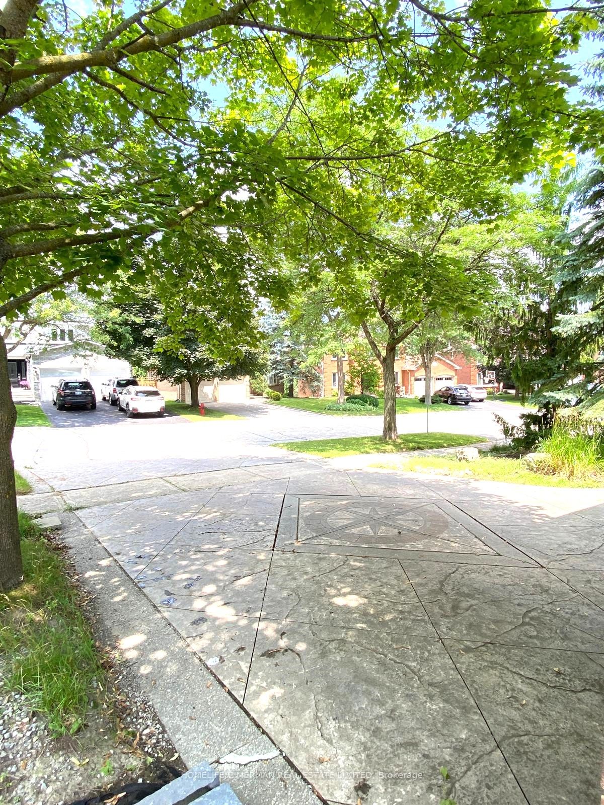 42 Lensmith Drive LOWER, Aurora, ON L4G 6S1