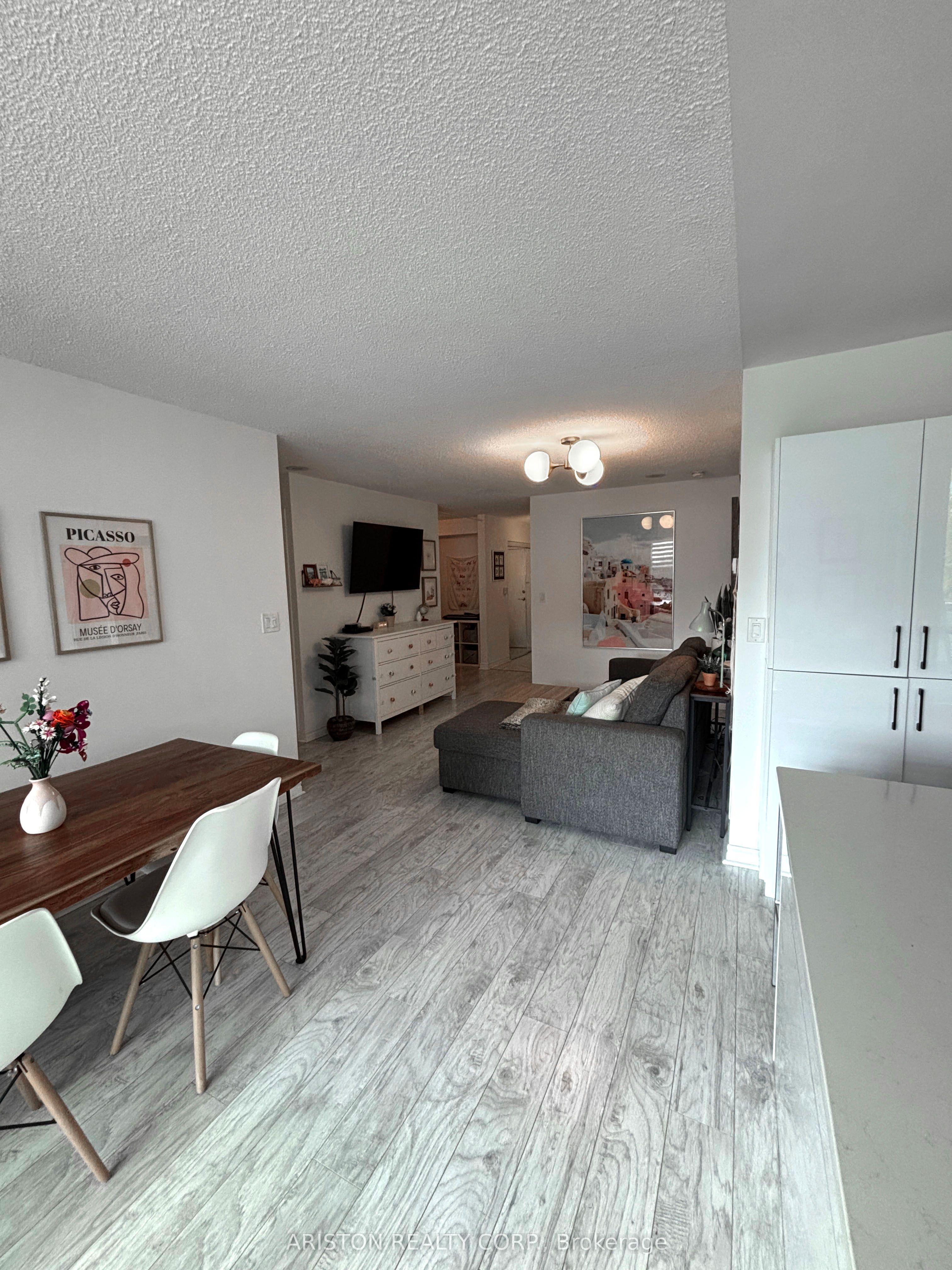 745 New Westminster Drive 409, Vaughan, ON L4J 8J9 photo 3