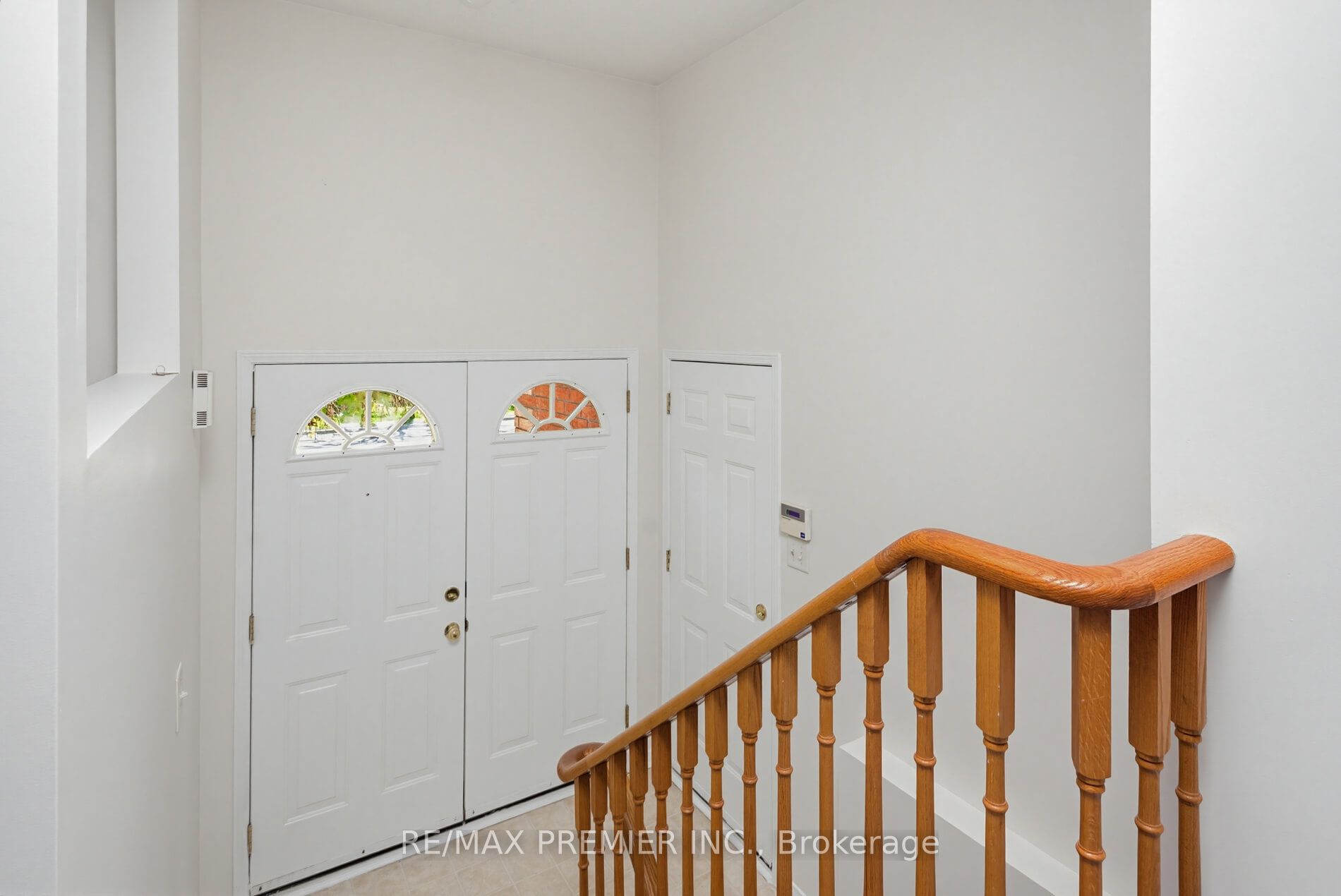 4 D.A. Jones Avenue, New Tecumseth, ON L0G 1A0 photo 4