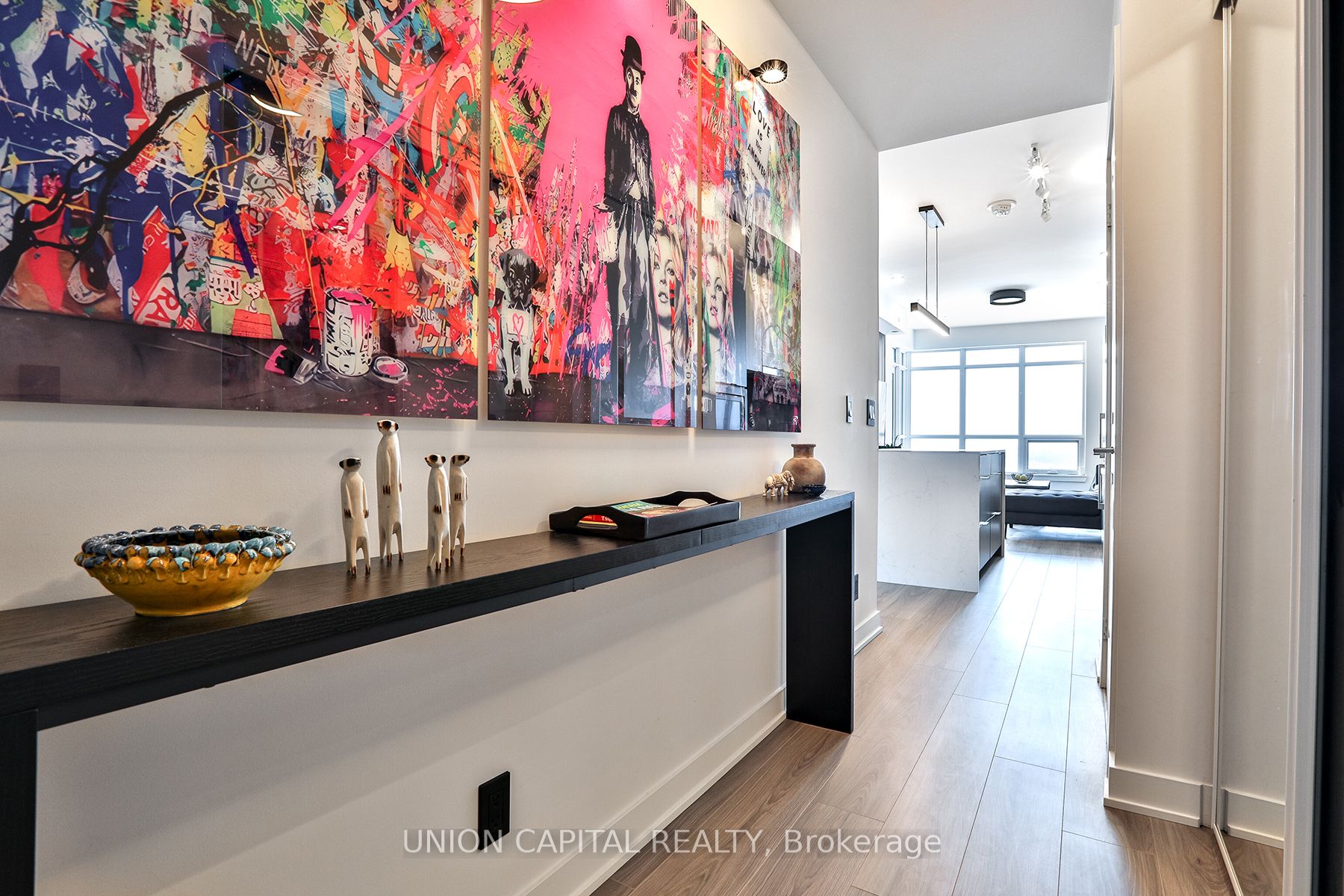 30 Upper Mall Way 1002, Vaughan, ON L4J 0L7 photo 3