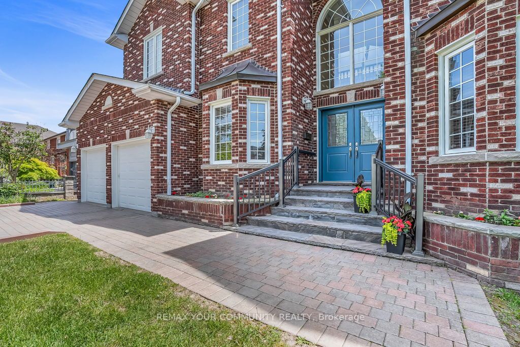 163 Oxford Street, Richmond Hill, ON L4C 4L6 photo 3