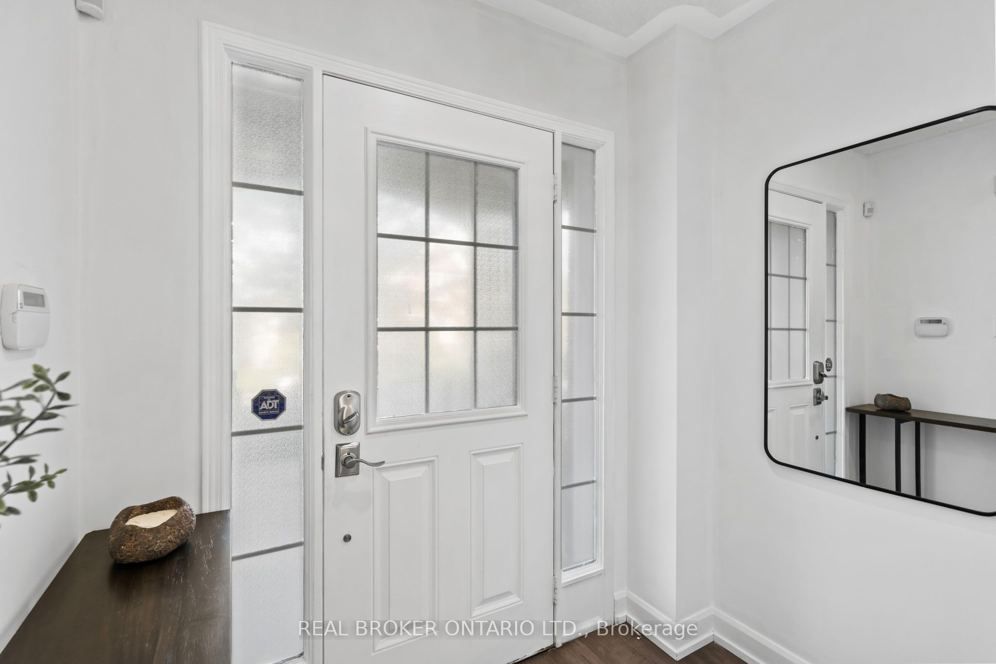 76 Sundragon Trail, Bradford West Gwillimbury, ON L3Z 2A5 photo 2