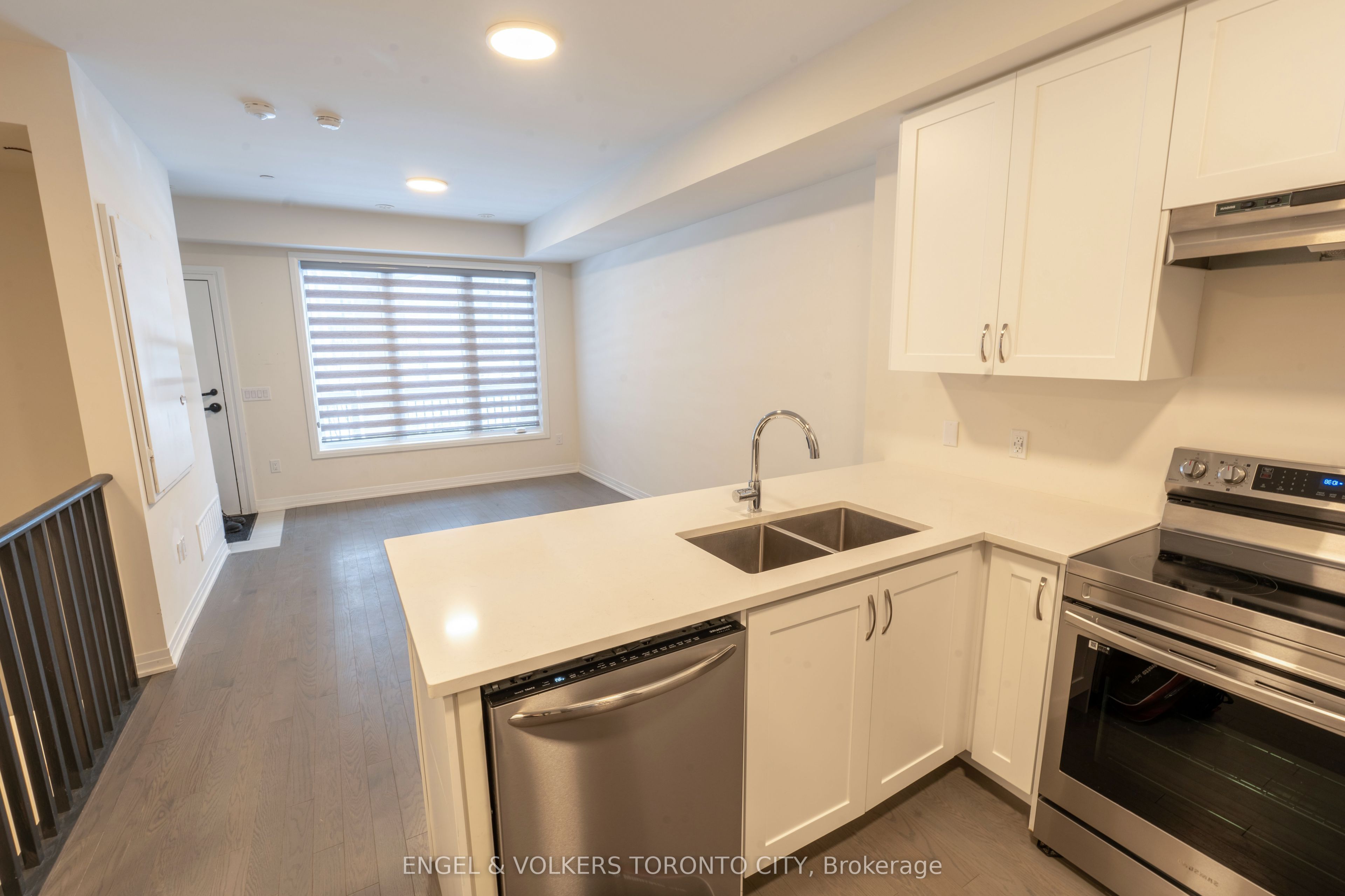 50 Baynes Way 5, Bradford West Gwillimbury, ON L3Z 4M4 photo 4