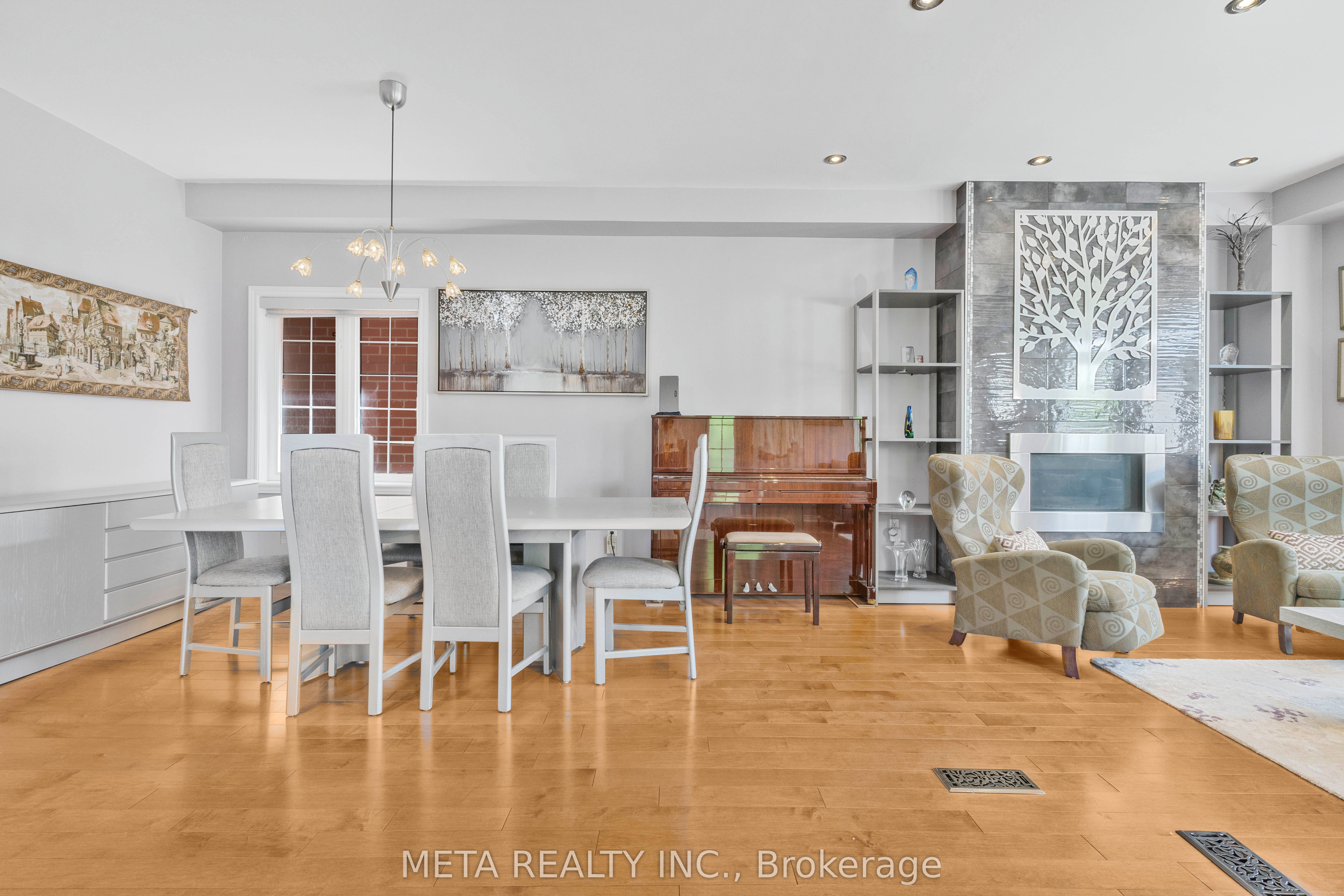 25 Crispin Court, Markham, ON L3R 4G6