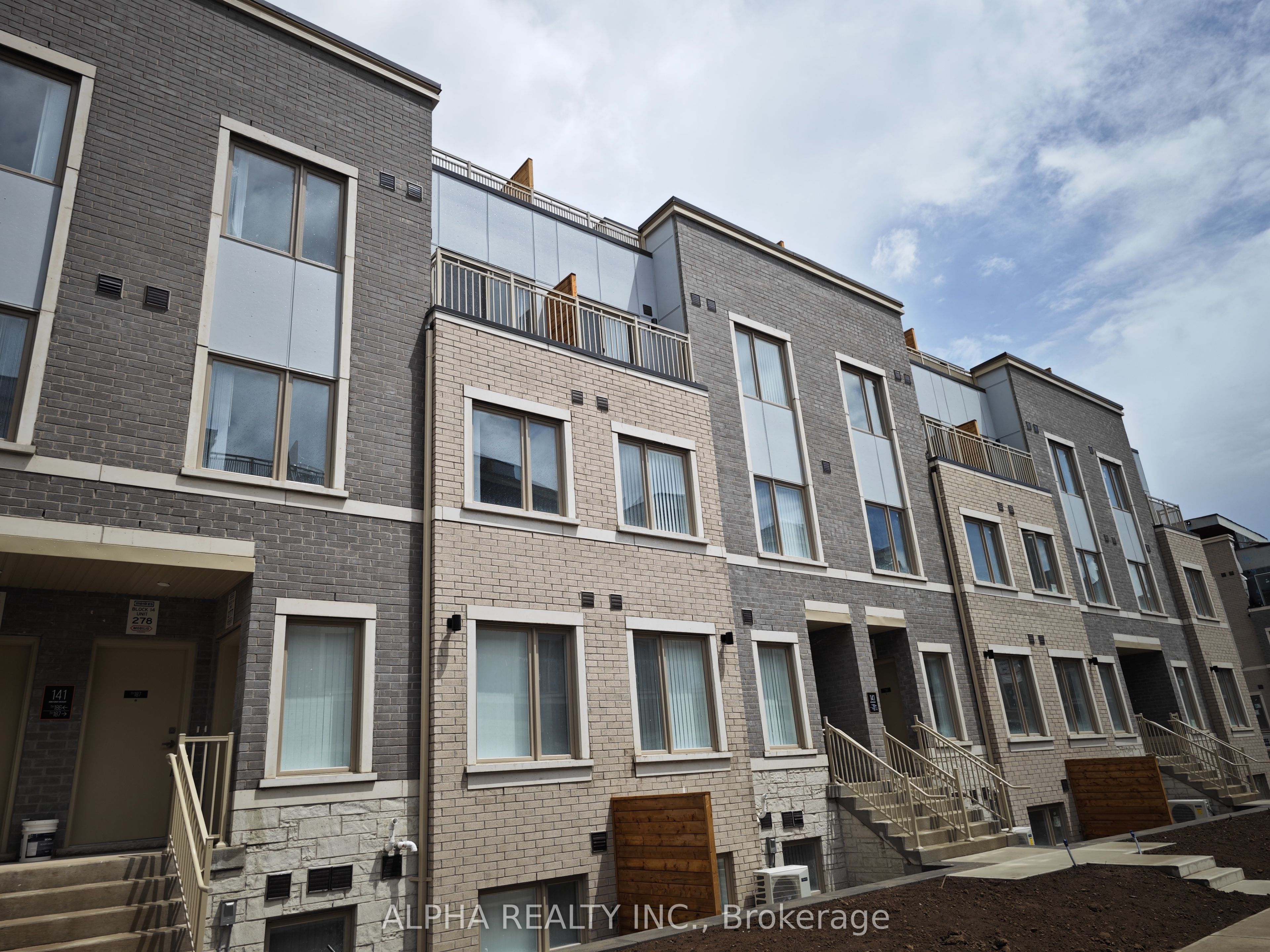 141 Honey Crisp Crescent TH187, Vaughan, ON L4K 0N7