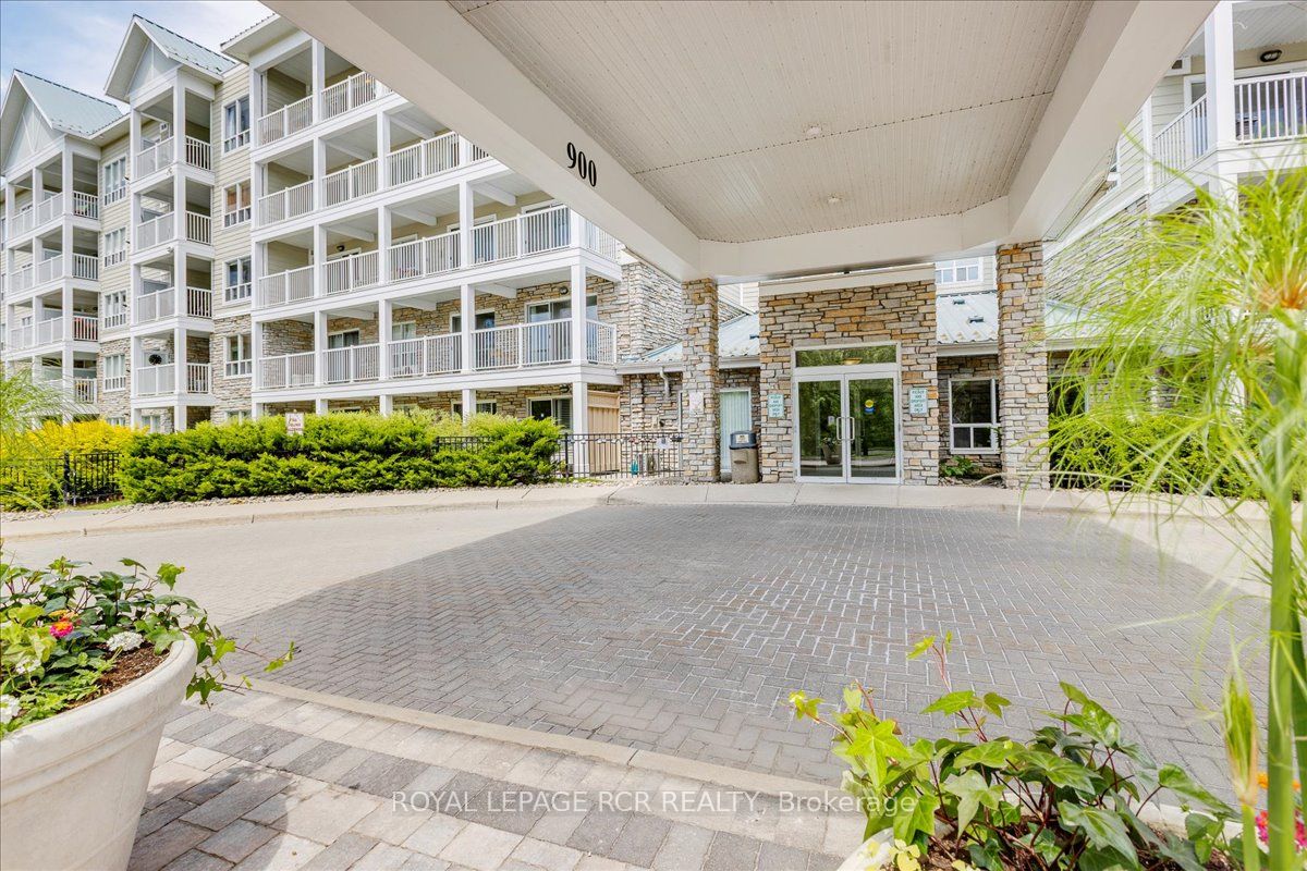 900 Bogart Mill Trail 212, Newmarket, ON L3Y 8V5 photo 3