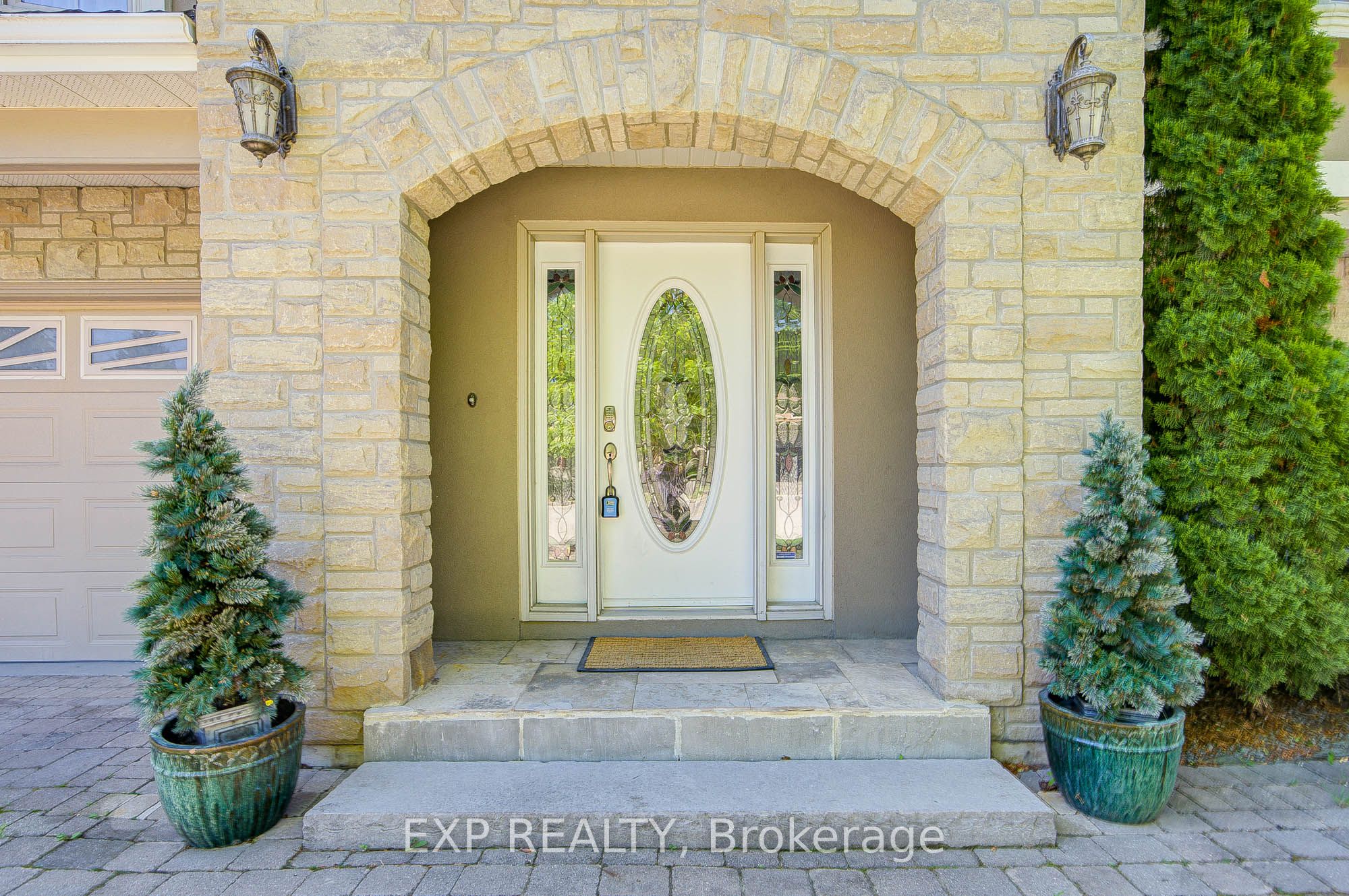 82 Derby Court, Newmarket, ON L3Y 5Z9 photo 2