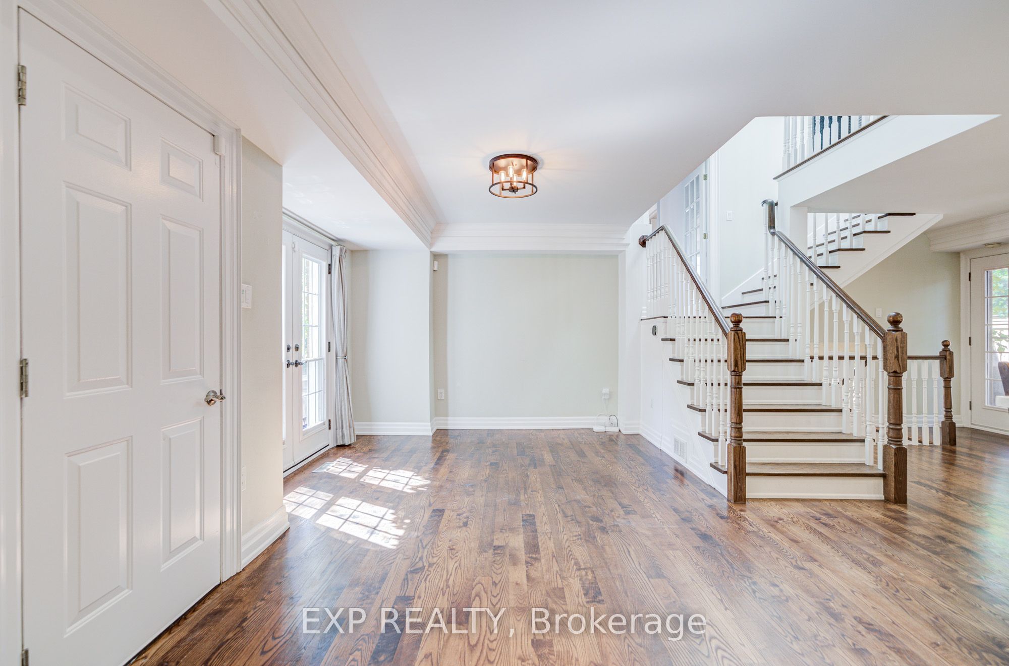 82 Derby Court, Newmarket, ON L3Y 5Z9 photo 4