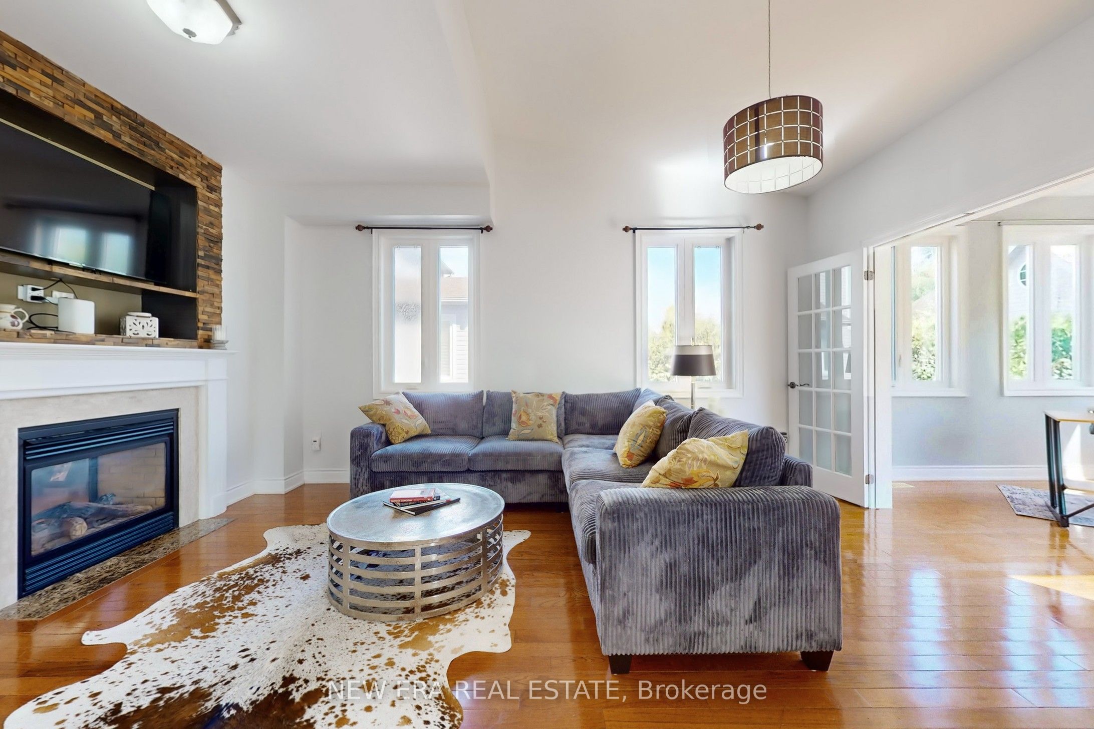 1031 Lake Drive N, Georgina, ON L4P 3E9 photo 4