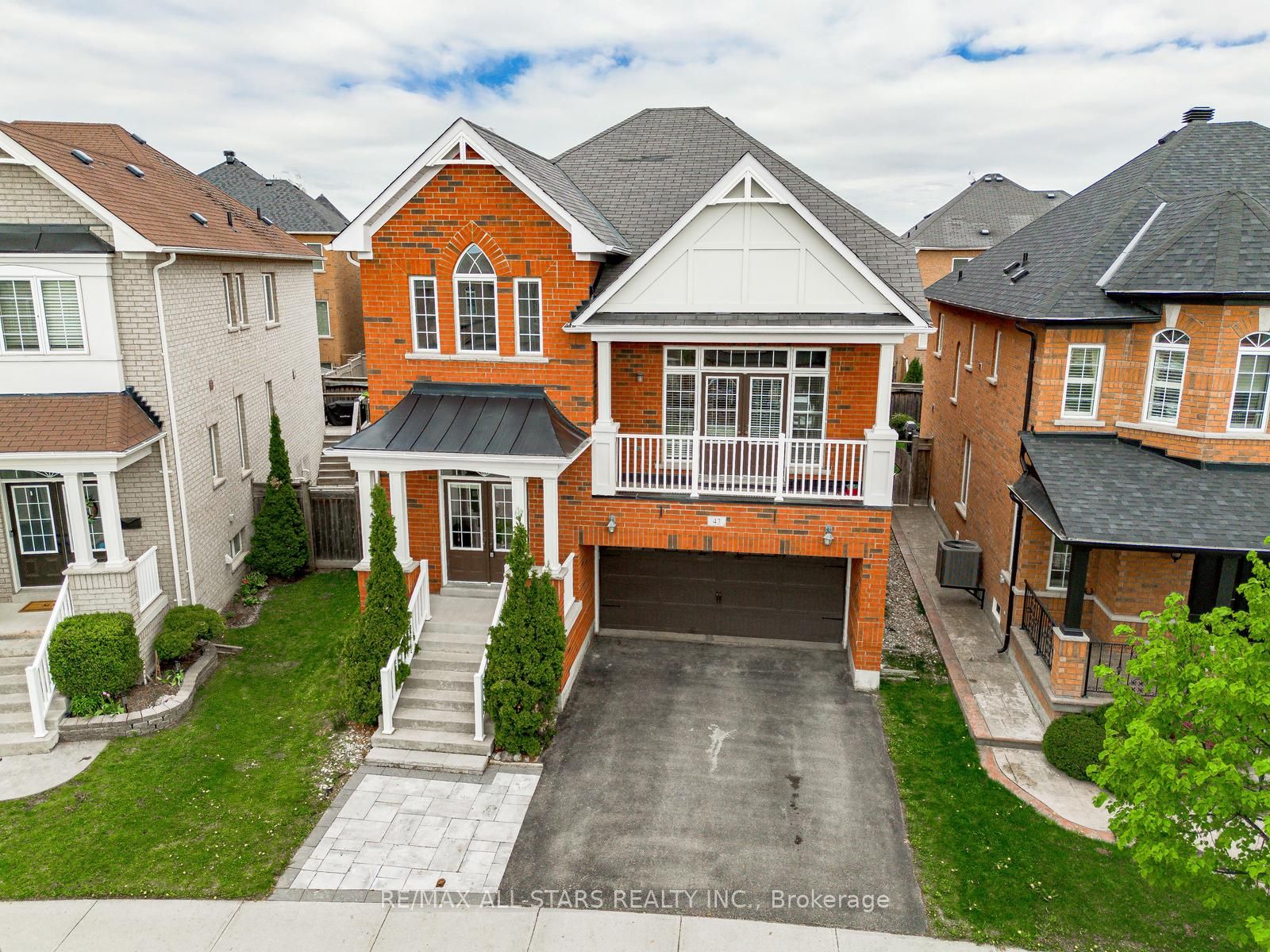 43 Horsedreamer Lane, Whitchurch-Stouffville, ON L4A 0G6